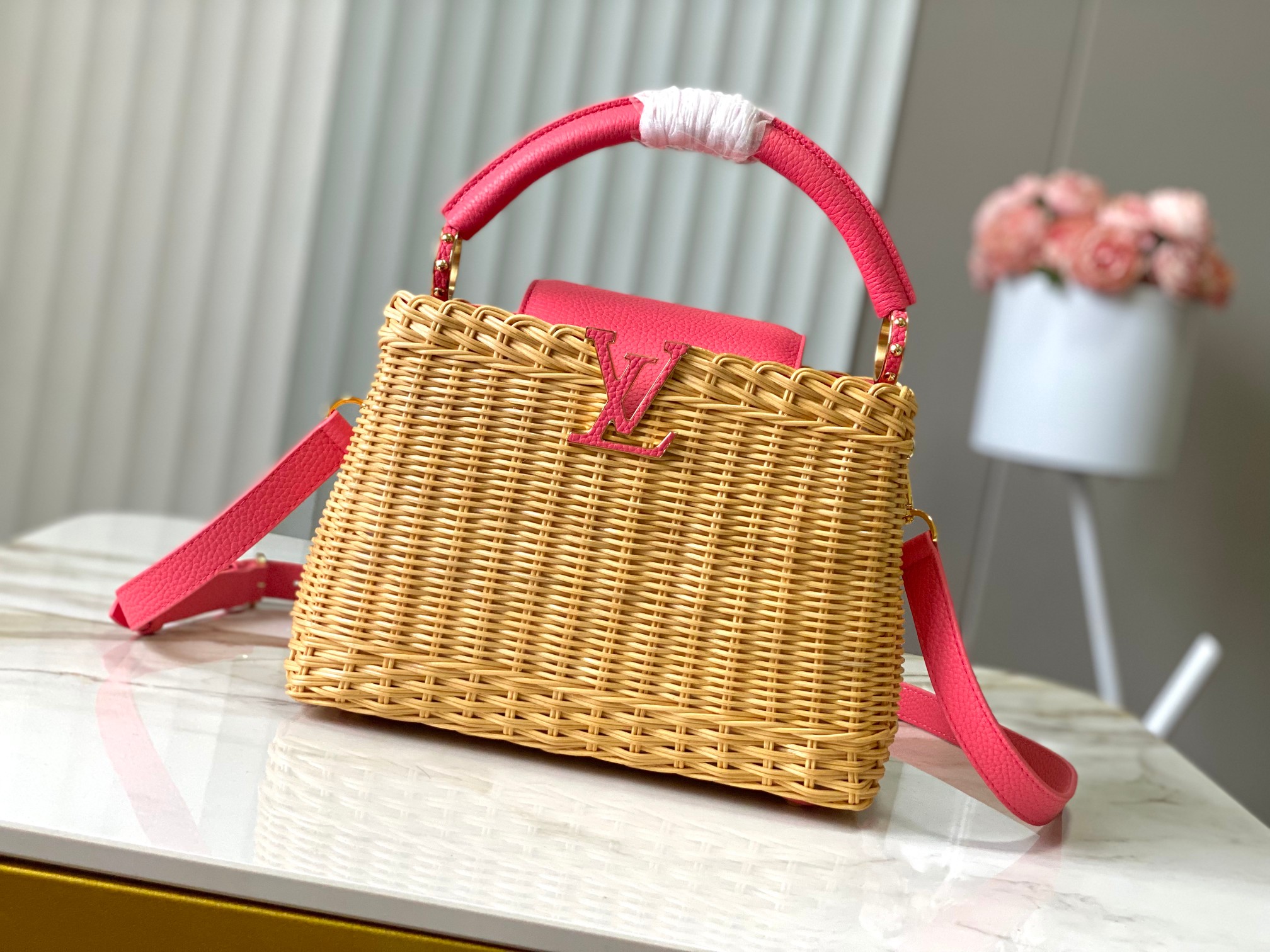 🔹特级精品🔹动态芯片🔹M26005/M48865唇膏粉印花竹篮🔹本款Capucines手袋向路易威登于1