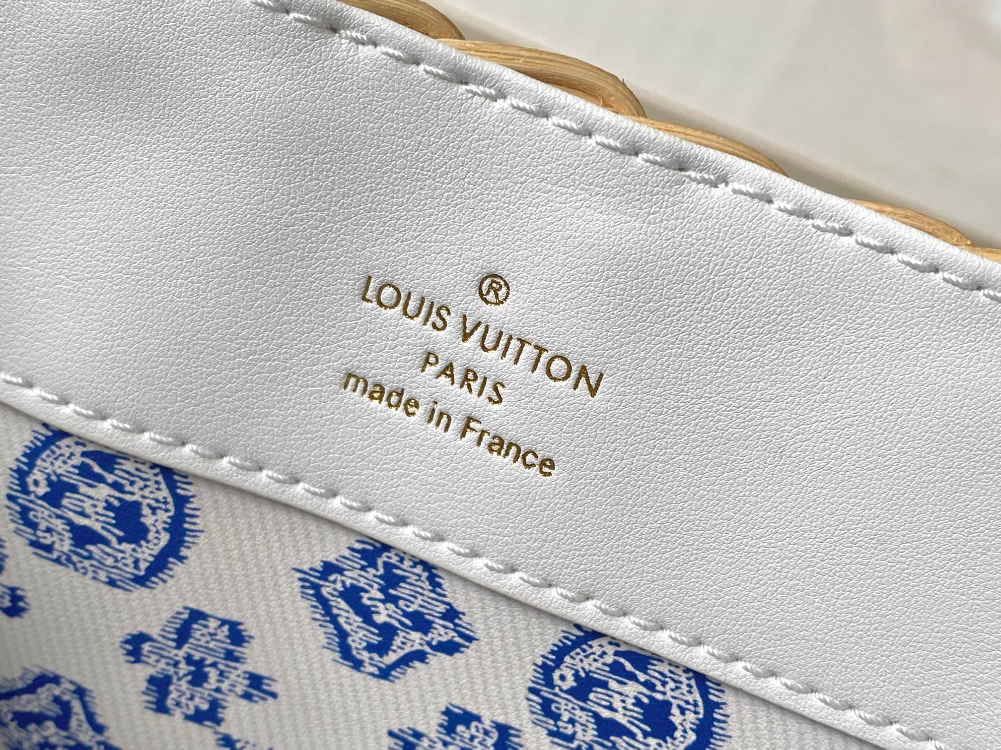 🔹特级精品🔹动态芯片🔹M26004/M白印花竹篮🔹本款Capucines手袋向路易威登于1892年推出的