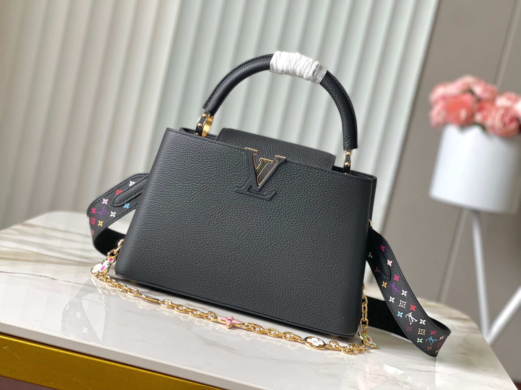 ❤️正品原料🔹特级精品🔹动态芯片🔹M13878/M48865黑拼三彩🔹在展现轻快魅力X村上系列中 重新诠