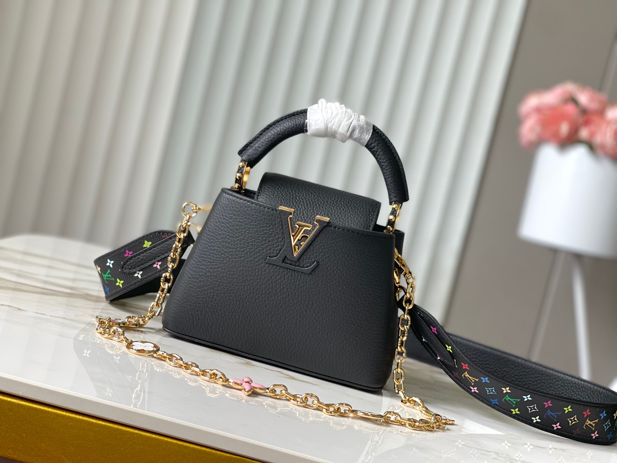 ❤️正品原料🔹特级精品🔹动态芯片🔹M13878/M48865黑拼三彩🔹在展现轻快魅力X村上系列中 重新诠