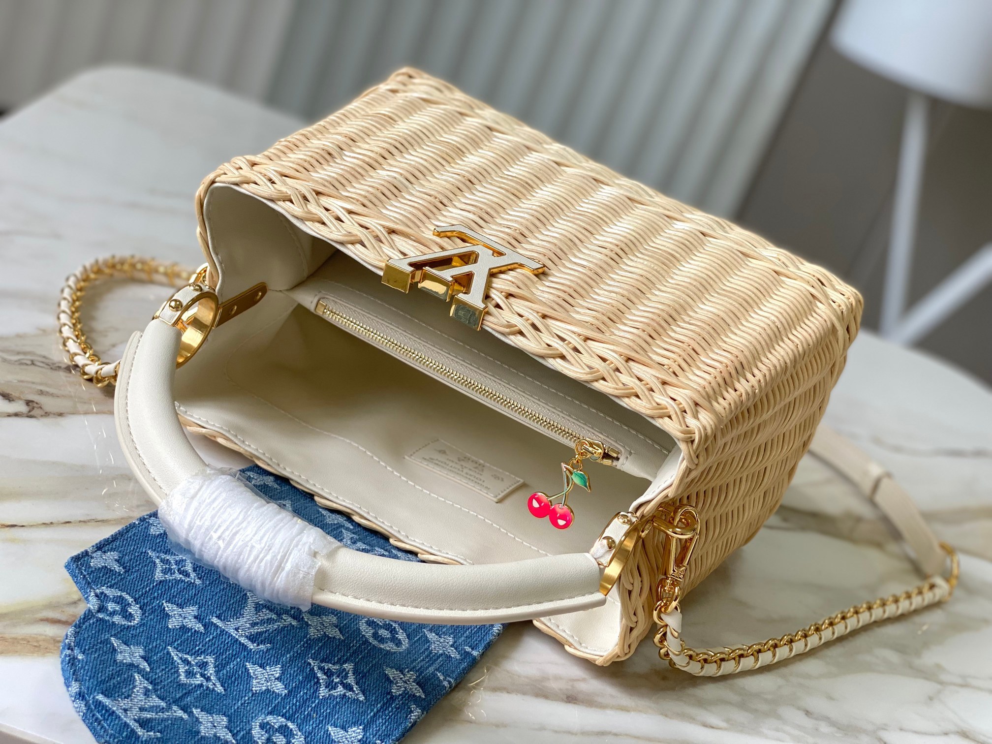 ⭐️正品原料🔹特级精品🔹动态芯片🔹LV X TM CAPUCINES 手袋🔹M14295/M48865白