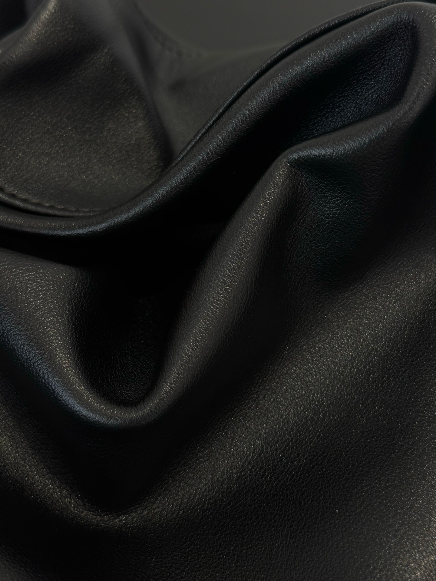 Longchamp Big cowhide material!