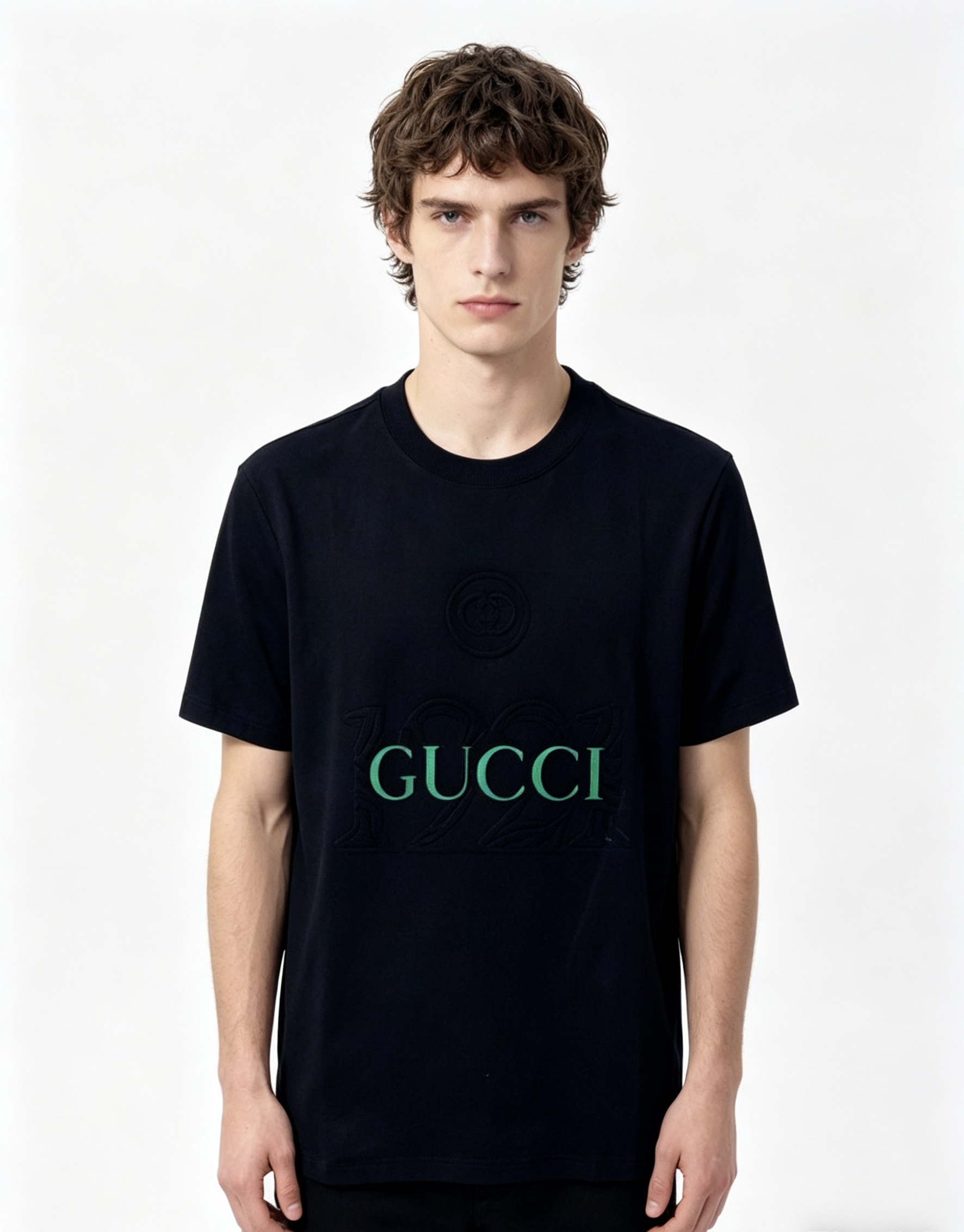 NO:773619,.Gucci..2026 spring and summer new fashion round neck short-sleeved advanced customization versatile style!  It is more practical and can be easily controlled by anyone. It is made of modal spandex fabric and has a luxurious classic brand logo design. It is very classy and a must-buy for those who know the goods!  The tailoring is slim fit. It is very delicate, shows aura, and highlights the sophistication of men. This is unique. It is just right for slim fit and the upper body effect is very good. Size s-xxL. s wears 175/,, gucci, T-shirt,19860909.Gucci..2026春夏新品时尚圆领短袖高级定制百搭款式！更有实用感 任何人都可以轻松驾驭 采用莫代尔氨纶面料制作,奢华经典品牌logo设计,b非常显档次懂货的必须入！版型剪裁属于修身款 非常精致,显气场,又会凸显男士的精致,这就是独到之处,恰到好处的修身,上身效果非常赞.尺码s-xxL.s穿175/,,gucci,T-shirt,,Men's clothing