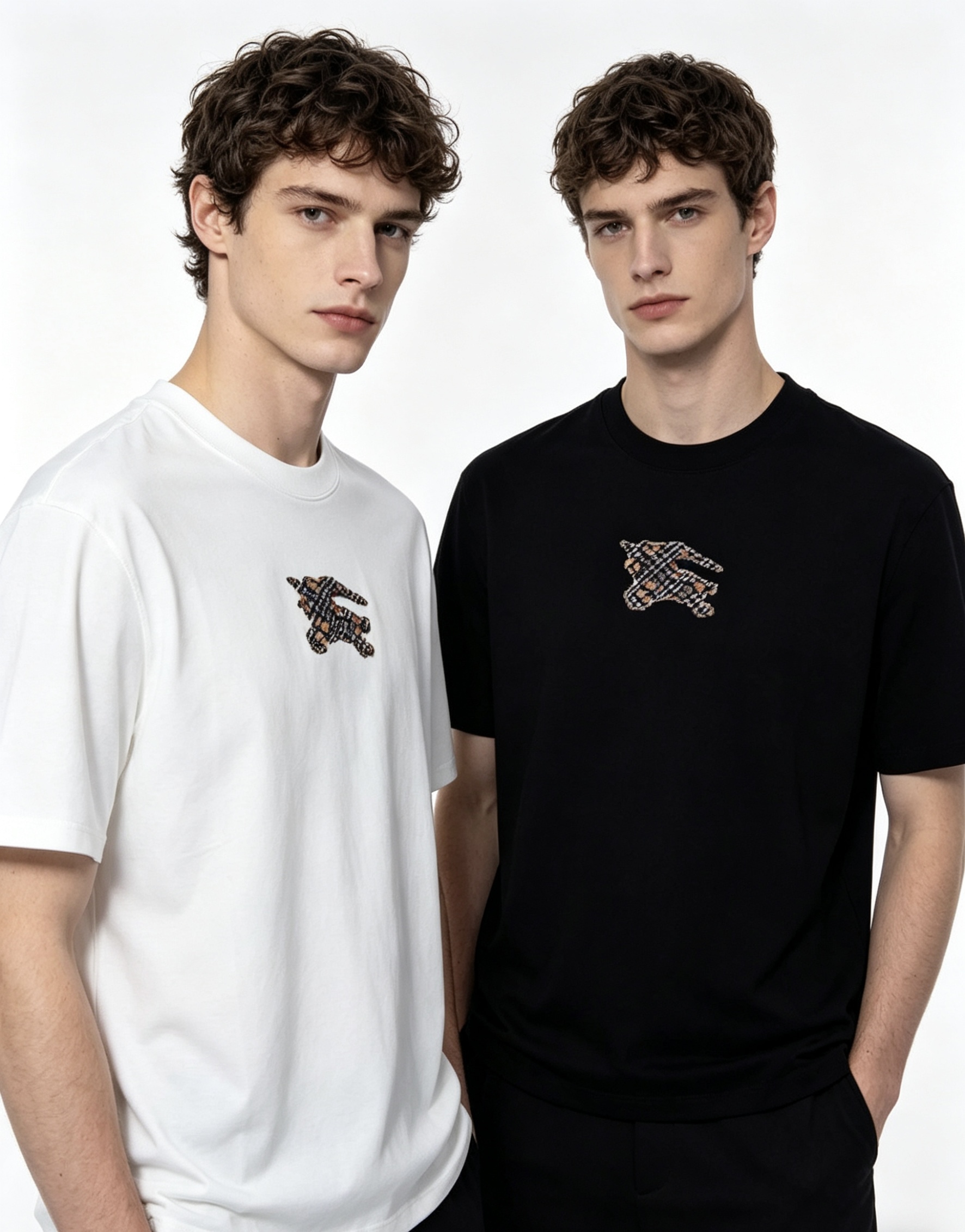 NO:773582,.Burberry..2026 spring and summer new fashion round neck short-sleeved advanced customization versatile style!  It is more practical and can be easily controlled by anyone. It is made of modal spandex fabric and has a luxurious classic brand logo design. It is very classy and a must buy for those who know the goods!  The tailoring is slim-fitting and very delicate. It shows aura and highlights the sophistication of men. This is unique. It is just right for slim fit and the upper body effect is very good. Size m-3XL m wears 175/130, burberry, T-shirt,19860909.巴宝莉..2026春夏新品时尚圆领短袖高级定制百搭款式！更有实用感 任何人都可以轻松驾驭 采用莫代尔氨纶面料制作,奢华经典品牌logo设计,w非常显档次懂货的必须入！版型剪裁属于修身款 非常精致,6显气场,又会凸显男士的精致,这就是独到之处,恰到好处的修身,上身效果非常赞.尺码m-3XL m穿175/130,,burberry,T-shirt,,Men's clothing