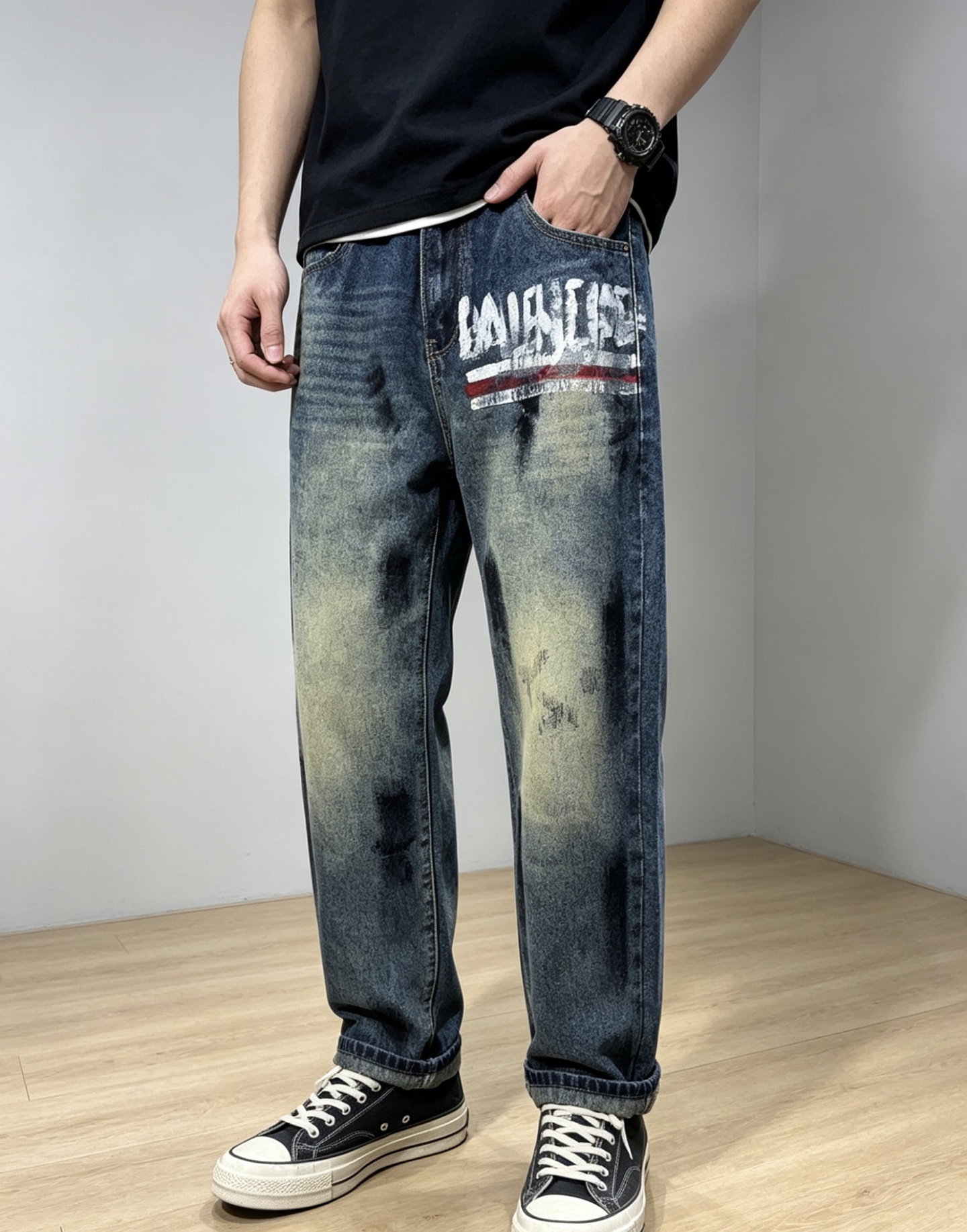 NO:839614,.Balenciaga. New men's wide-leg jeans. The fabric is comfortable and elastic. Exclusively available. Fashionable and elegant. Heavy craftsmanship design. Using original color yeast gradient washing process. Selected imported heavy denim denim fabric with customized hardware decoration. 8 anti-lock hand-painted craftsmanship and exquisite stitching. All the fine workmanship makes the whole pair of trousers to a higher level. Worth owning. Sizes 29--38,,,balenciaga,jeans,19860909.巴黎世家.新品男士阔腿牛仔裤 面料舒适弹性好.独家发售 时尚优雅 重工艺设计.采用原色酵母渐变水洗工艺 精选进口重磅丹宁牛仔面料 配定制五金装饰 8反锁手绘工艺, 精致车线 所有精细做工让整条裤子的调性更上一层楼 值得拥有. 尺码29--38,,,balenciaga,jeans,,Men's clothing