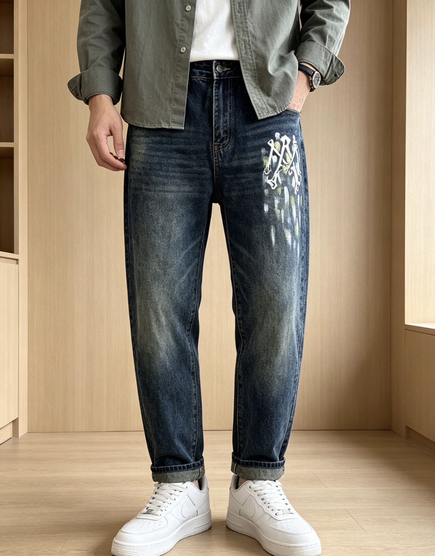 NO:839633,.amiri. New men's wide-leg jeans. The fabric is comfortable and elastic. Exclusively available. Fashionable and elegant. Heavy craftsmanship design. Using original color yeast gradient washing process. Selected imported heavy denim denim fabric with customized hardware decoration. 8 anti-lock hand-painted craftsmanship and exquisite stitching. All the fine workmanship brings the tone of the entire pair of pants to a higher level. Worth owning. Sizes 29--38,,,amiri,jeans,19860909.amiri.新品男士阔腿牛仔裤 面料舒适弹性好.独家发售 时尚优雅 重工艺设计.采用原色酵母渐变水洗工艺 精选进口重磅丹宁牛仔面料 配定制五金装饰 8反锁手绘工艺, 精致车线 所有精细做工让整条裤子的调性更上一层楼 值得拥有. 尺码29--38,,,amiri,jeans,,Men's clothing