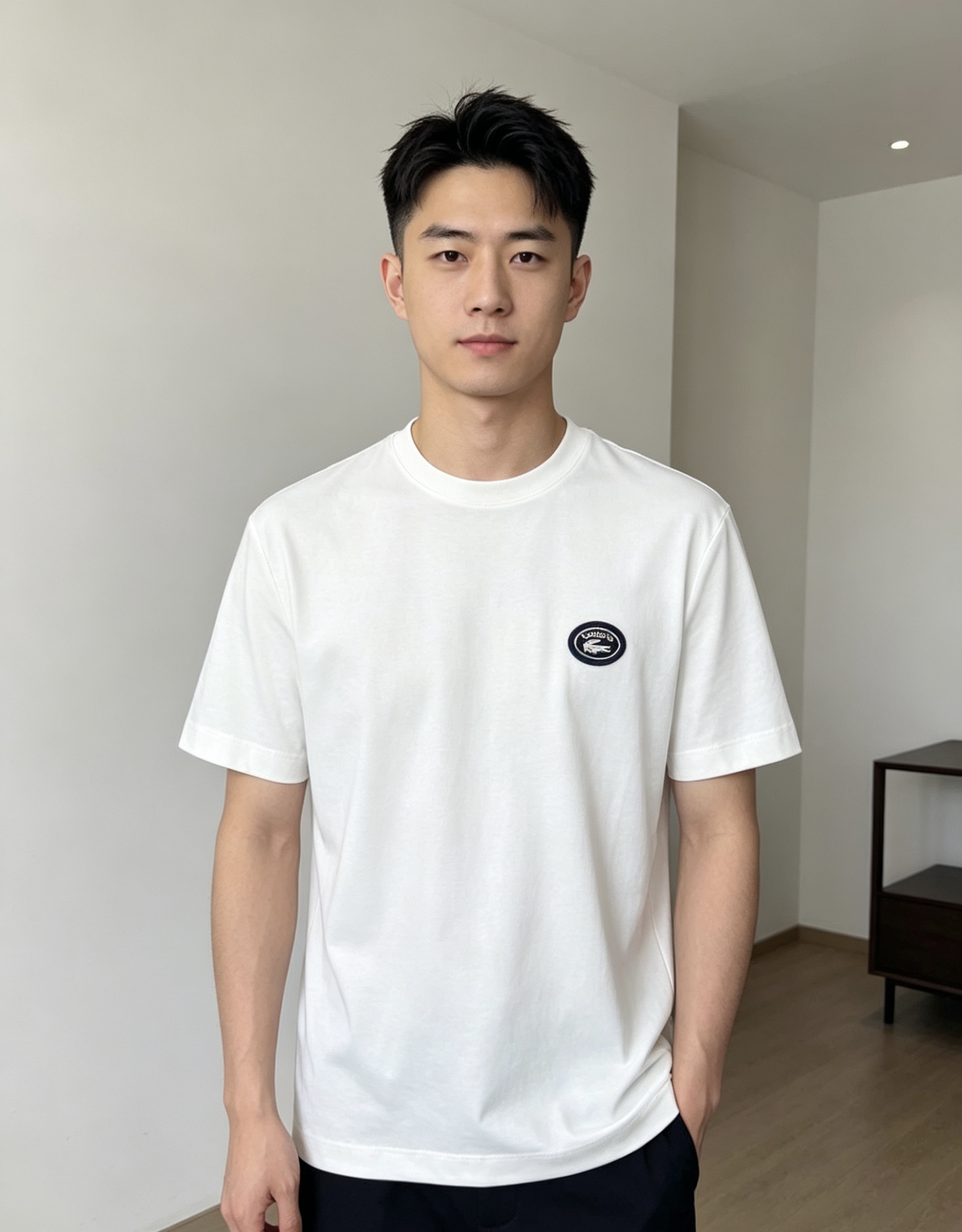 NO:839590,..2025 spring and summer new fashionable round neck short-sleeved advanced customization versatile style!  It is more practical and can be easily controlled by anyone. Made of double mercerized fabric, with luxurious classic brand logo design, hf is very classy and a must buy for those who know the goods!  The tailoring is slim-fitting, very refined, shows off aura, and highlights the sophistication of business men. This is unique, it has just the right amount of slim fit, and the upper body effect is great!  Size M-4xL.m wears 175/120 catties.,,T-shirt,19860909..2025春夏新品时尚圆领短袖高级定制百搭款式！更有实用感 任何人都可以轻松驾驭 采用双丝光面料制作,奢华经典品牌logo设计,hf 非常显档次懂货的必须入！版型剪裁属于修身款 非常精致,显气场,又会凸显商务男士的精致,这就是独到之处,恰到好处的修身,上身效果非常赞！ 尺码M-4xL.m穿175/120斤.,,T-shirt,,Men's clothing