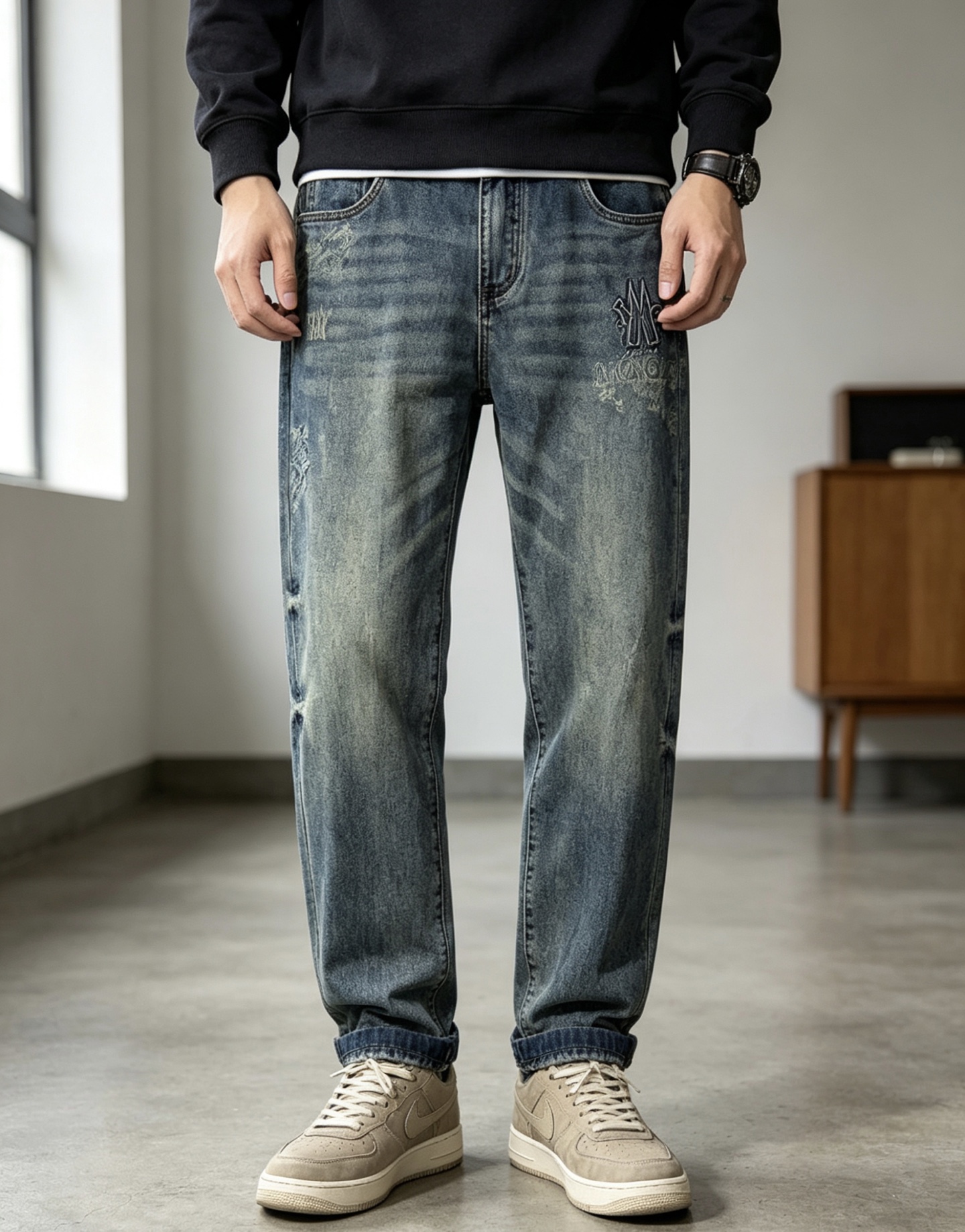 NO:842581,.Mengkou. Simultaneous sale at the official website counter, 2026 spring and summer new men's casual jeans, original quality, counter customized original denim fabric, logo pattern design, 4a pants body original hardware decoration, three-dimensional and clear, super trendy personality, fashionable and stylish upper body!  Must-have items for trendy men in sizes 29-36, Moncler, jeans,19860909.蒙口.官网专柜同步发售,2026春夏新品男士休闲牛仔裤,原单品质,专柜定制原版牛仔面料,logo图案设计,4a裤身原版五金辅料装饰,立体清晰,超级潮流个性,上身时尚有型！潮男必备单品 码数29-36,,Moncler,jeans,,Men's clothing