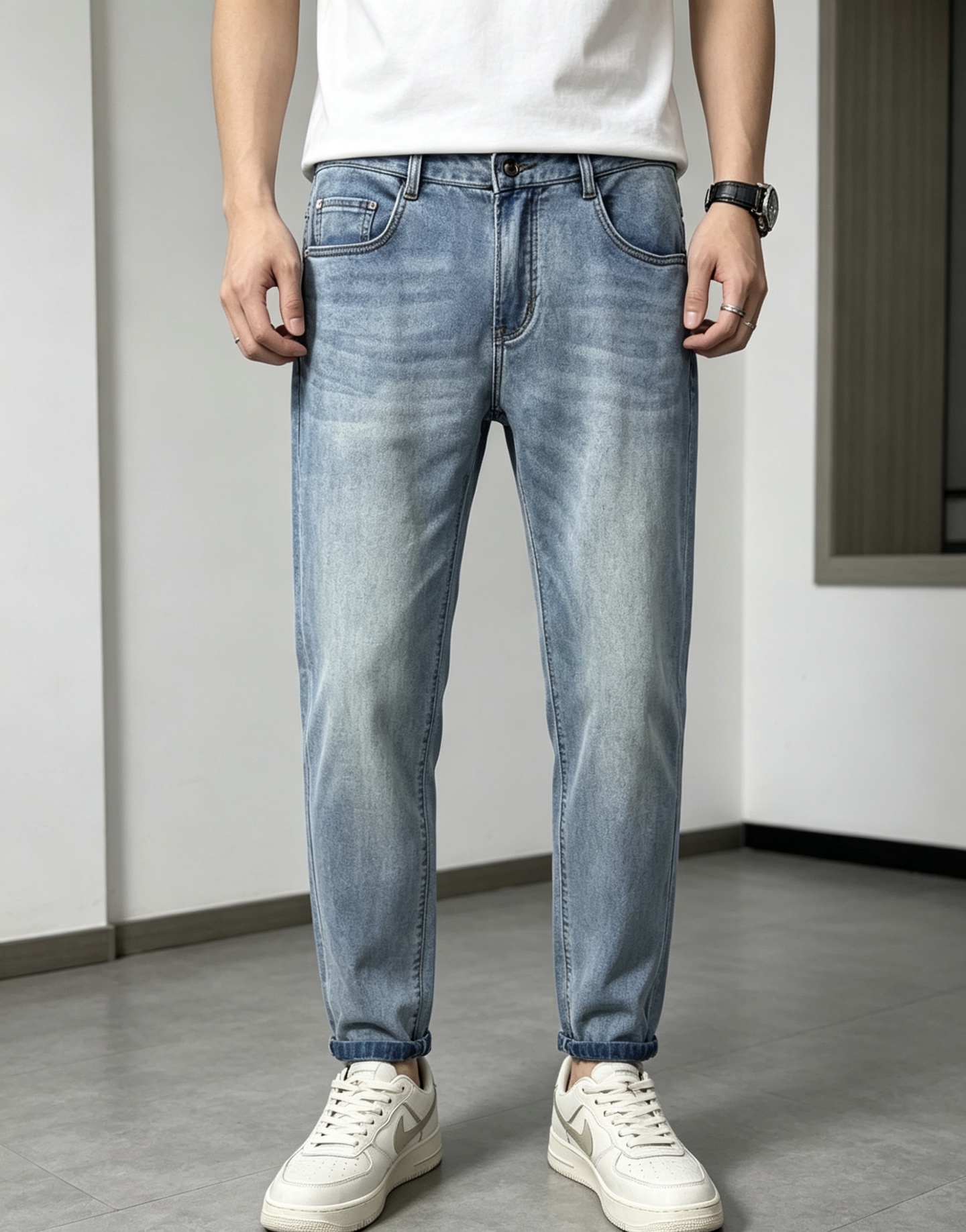 NO:842556,.Loewe. Official website counters are on sale simultaneously, 2026 spring and summer new men's casual jeans, original quality, counter-customized original denim fabrics, logo pattern design, b pants body original hardware decoration, three-dimensional and clear, super trendy personality, fashionable and stylish upper body!  c must-have items for trendy men, size 29-38,,loewe,jeans,19860909.罗意威.官网专柜同步发售,2026春夏新品男士休闲牛仔裤,原单品质,专柜定制原版牛仔面料,logo图案设计,b裤身原版五金辅料装饰,立体清晰,超级潮流个性,上身时尚有型！c潮男必备单品 码数29-38,,loewe,jeans,,Men's clothing