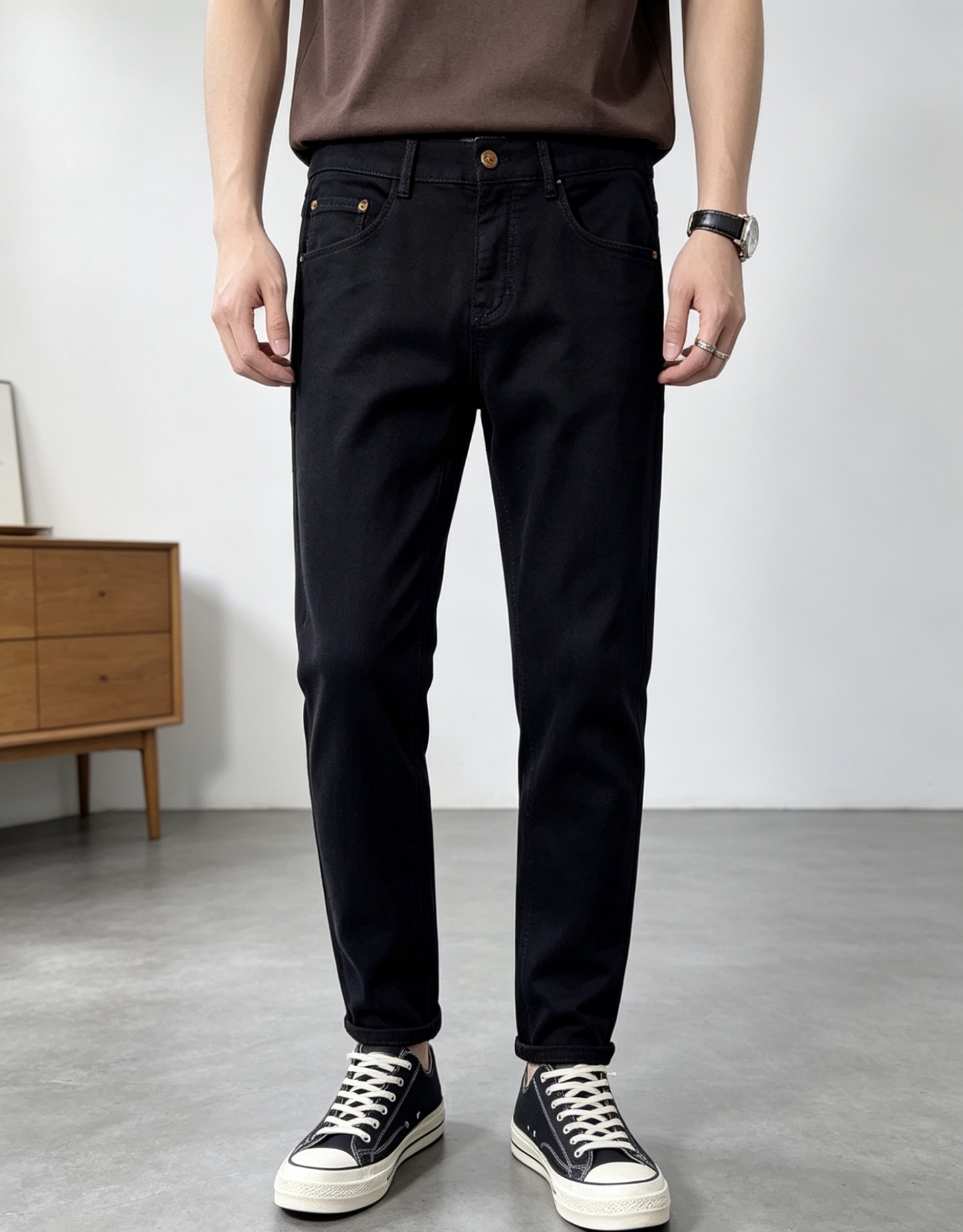 NO:844809,.Loewe. Official website counters are on sale simultaneously, 2026 spring and summer new men's casual jeans, original quality, counter-customized original denim fabrics, logo pattern design, b pants body original hardware decoration, three-dimensional and clear, super trendy personality, fashionable and stylish upper body!  c must-have items for trendy men, size 29-38,,loewe,jeans,19860909.罗意威.官网专柜同步发售,2026春夏新品男士休闲牛仔裤,原单品质,专柜定制原版牛仔面料,logo图案设计,b裤身原版五金辅料装饰,立体清晰,超级潮流个性,上身时尚有型！c潮男必备单品 码数29-38,,loewe,jeans,,Men's clothing