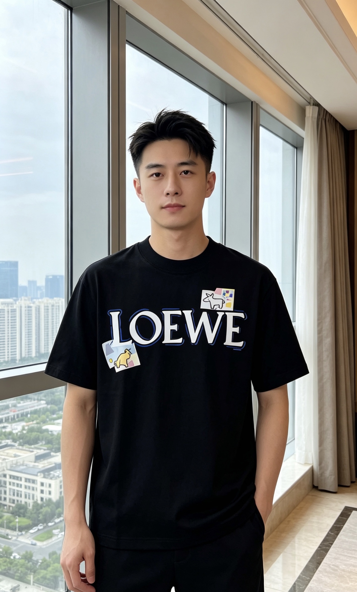 NO:847184,.Luo Yiwei .Wear 200 pounds. 2026 spring and summer new arrival fashionable round neck short-sleeved advanced customization versatile style!  It is more practical and can be easily controlled by anyone. It is made of pure cotton fabric and has a luxurious classic brand logo design. 1f is very classy and a must-buy for those who know the goods!  The tailoring is a slim fit. It is very delicate, shows aura, and highlights the sophistication of men. This is unique. It is just right for slim fit and the upper body effect is very good. Size m-3XL m wears 175/130, loewe, T-shirt,19860909.罗意威 .穿200斤.2026春夏新品时尚圆领短袖高级定制百搭款式！更有实用感 任何人都可以轻松驾驭 采用纯棉面料制作,奢华经典品牌logo设计,1f非常显档次懂货的必须入！版型剪裁属于修身款 非常精致,显气场,又会凸显男士的精致,这就是独到之处,恰到好处的修身,上身效果非常赞.尺码m-3XL m穿175/130,,loewe,T-shirt,,Men's clothing