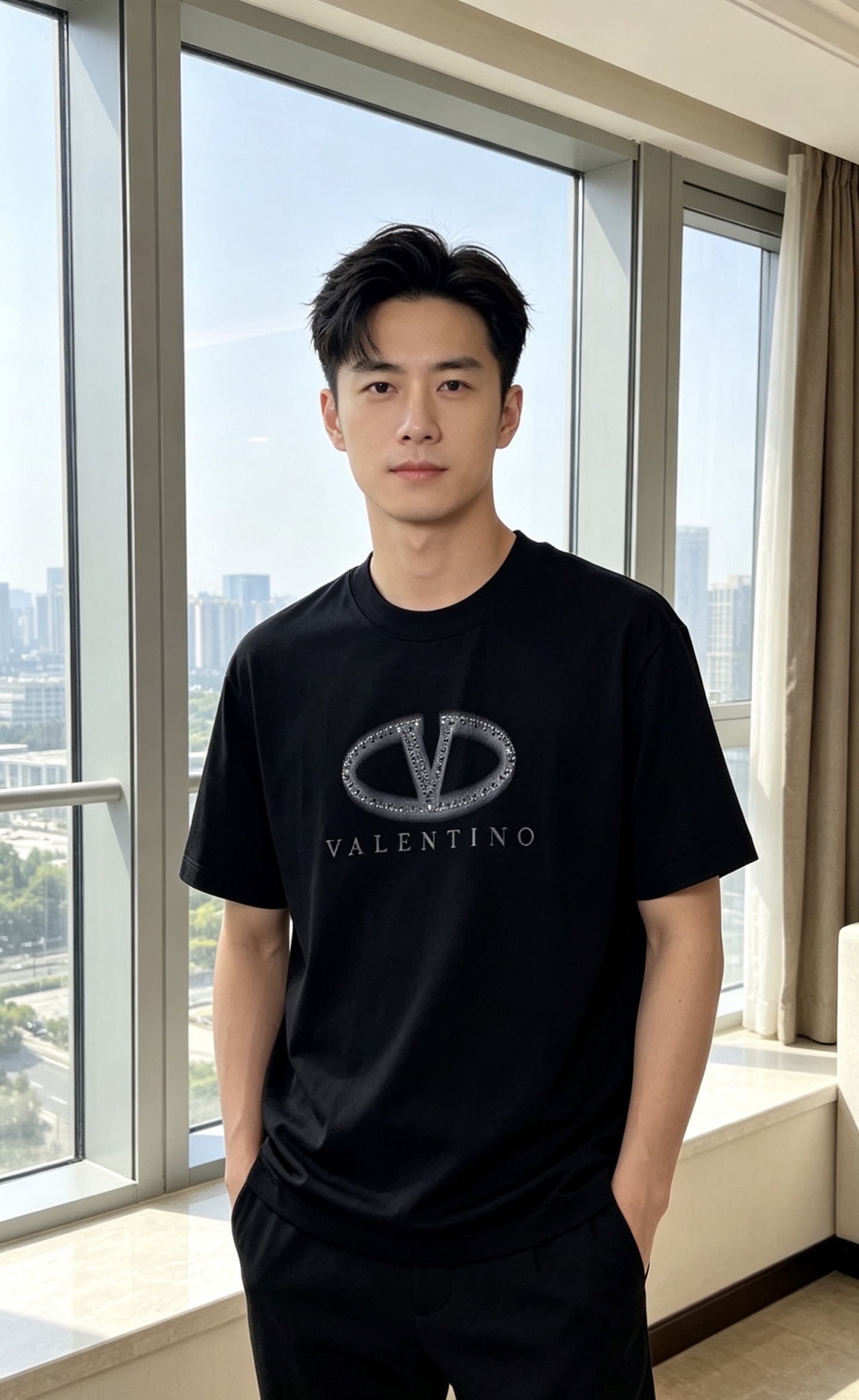 NO:847173,.Valentino .Wear 200 pounds. 2026 spring and summer new fashionable round neck short-sleeved advanced customized versatile style!  It is more practical and can be easily controlled by anyone. It is made of pure cotton fabric and has a luxurious classic brand logo design. 1f is very classy and a must-buy for those who know the goods!  The tailoring is a slim fit. It is very delicate, shows aura, and highlights the sophistication of men. This is unique. It is just right for slim fit and the upper body effect is very good. Size m-3XL m wears 175/130, valentino, T-shirt,19860909.华伦天奴 .穿200斤.2026春夏新品时尚圆领短袖高级定制百搭款式！更有实用感 任何人都可以轻松驾驭 采用纯棉面料制作,奢华经典品牌logo设计,1f非常显档次懂货的必须入！版型剪裁属于修身款 非常精致,显气场,又会凸显男士的精致,这就是独到之处,恰到好处的修身,上身效果非常赞.尺码m-3XL m穿175/130,,valentino,T-shirt,,Men's clothing