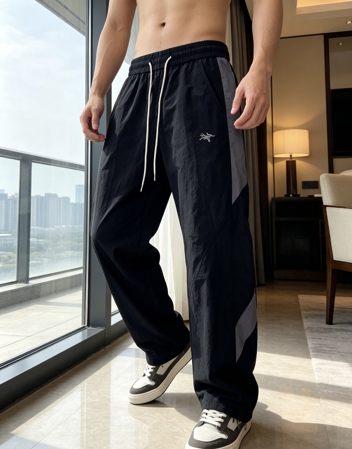 NO:848549,. Arc'teryx. 2026 spring and summer counter new products are on the market at the same time. Original order high-quality fashionable overalls. Super versatile. Exclusively customized fabrics, soft and delicate feel, comfortable next to the body, and super stylish on the upper body! The latest hardware accessories from the original custom shop. Super beautiful shape, long upper body and slender legs. The lining and wiring are impeccable. It can be attended to any occasion. Once again, the fabric is very, very classy! Size m-3xL.m wears 28.29, arc'teryx,19860909.始祖鸟 .26年春夏专柜新品同步上市.原单订制高品质时尚工装裤.超级百搭款.独家定制面料,手感细腻柔软,贴身舒适,上身超有型！原版定制专柜最新五金辅料.超靓版型、上身显腿修长,內里,走线都无可挑剔,任何场合都可出席,再次强调面料非常非常显档次！码数m-3xL.m穿28.29,arc'teryx,,Men's clothing
