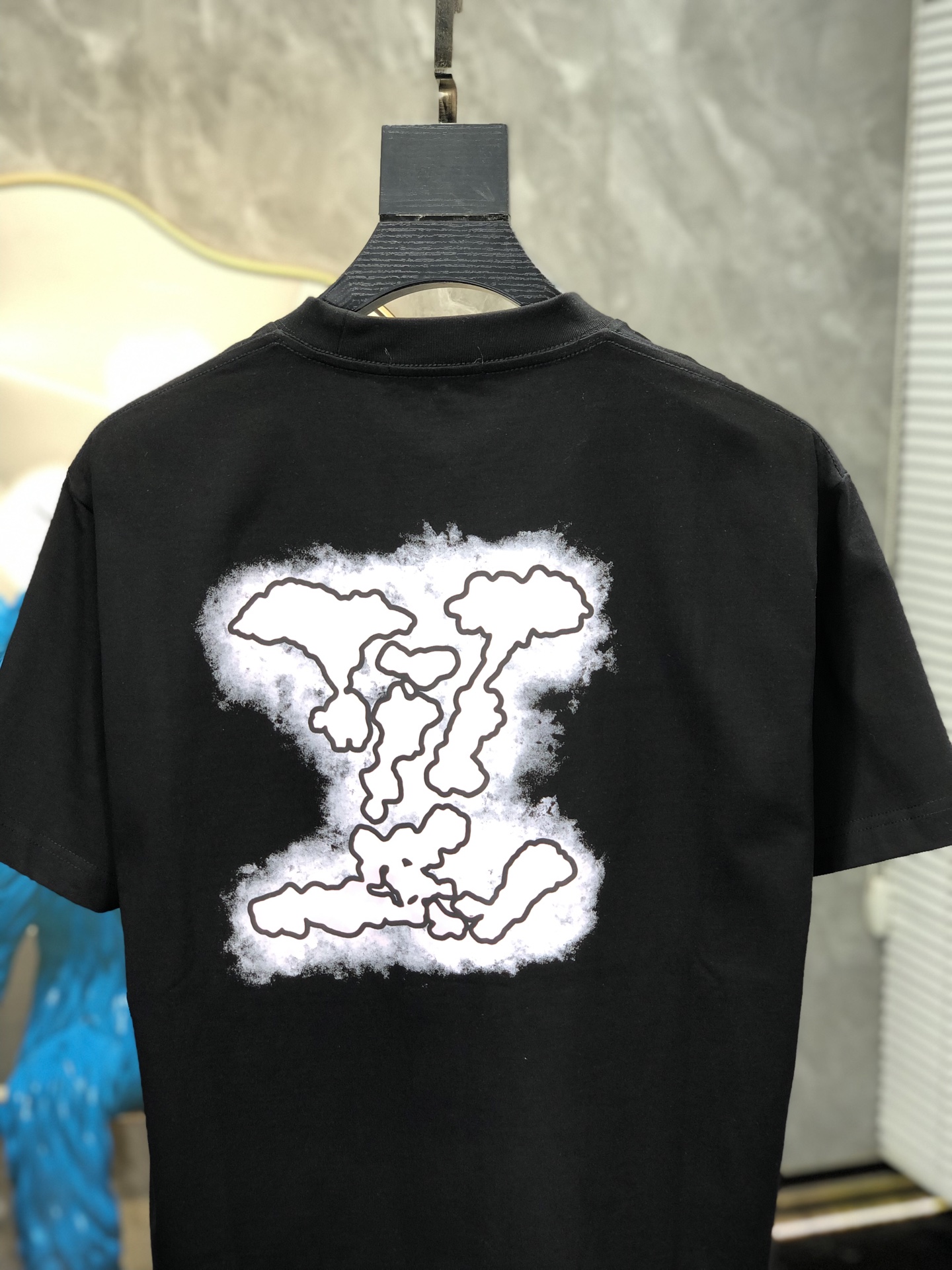 Lv 。🉑️穿200斤。2026春夏新品时尚圆领短袖👍高级定制百搭款式！更有实用感 任何人都可以轻松驾驭