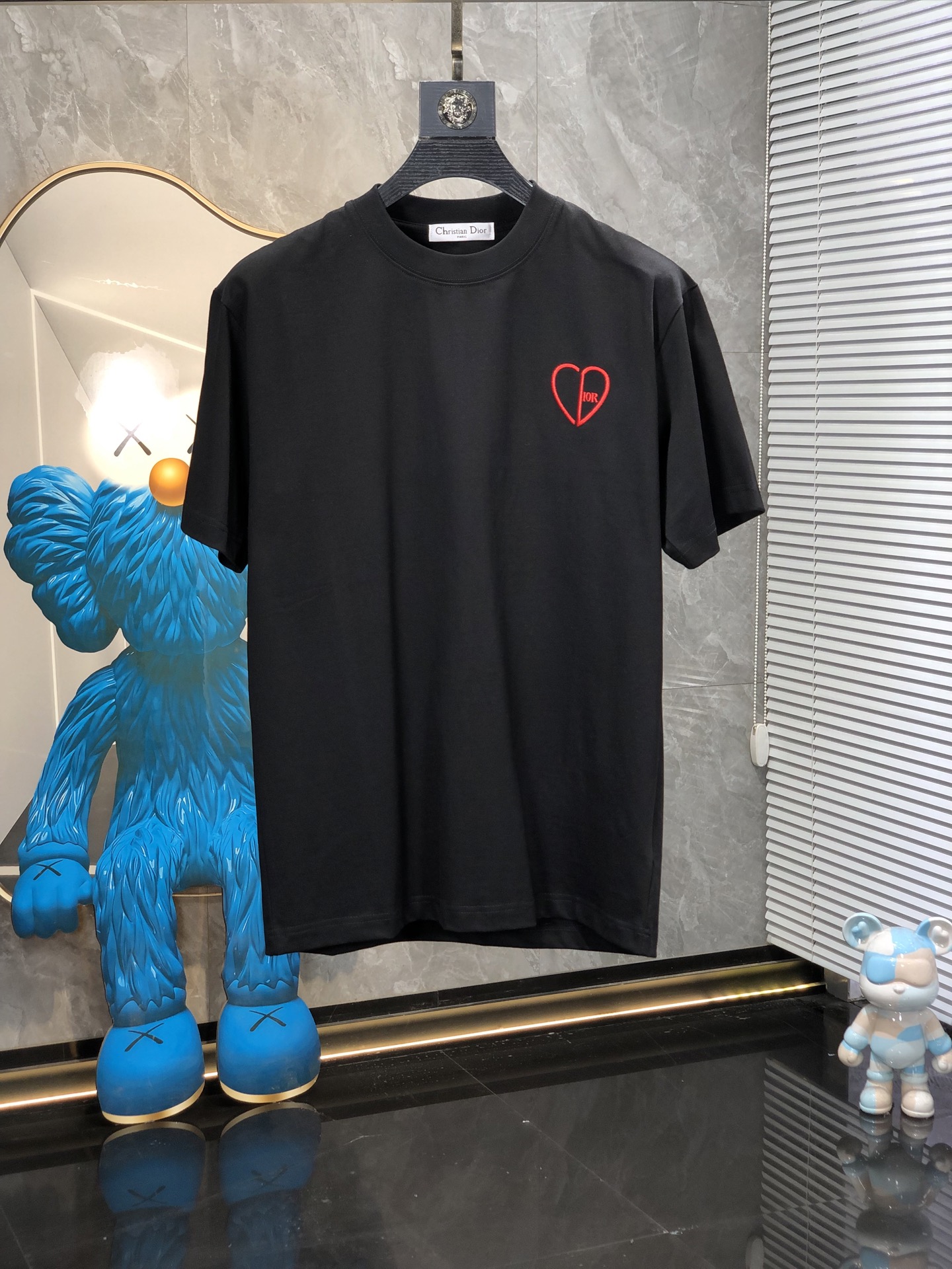 Dior。🉑️穿200斤。2026春夏新品时尚圆领短袖👍高级定制百搭款式！更有实用感 任何人都可以轻松驾