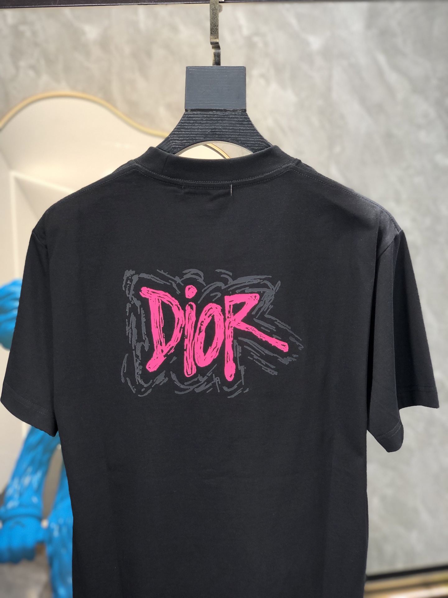 Dior。🉑️穿200斤。2026春夏新品时尚圆领短袖👍高级定制百搭款式！更有实用感 任何人都可以轻松驾