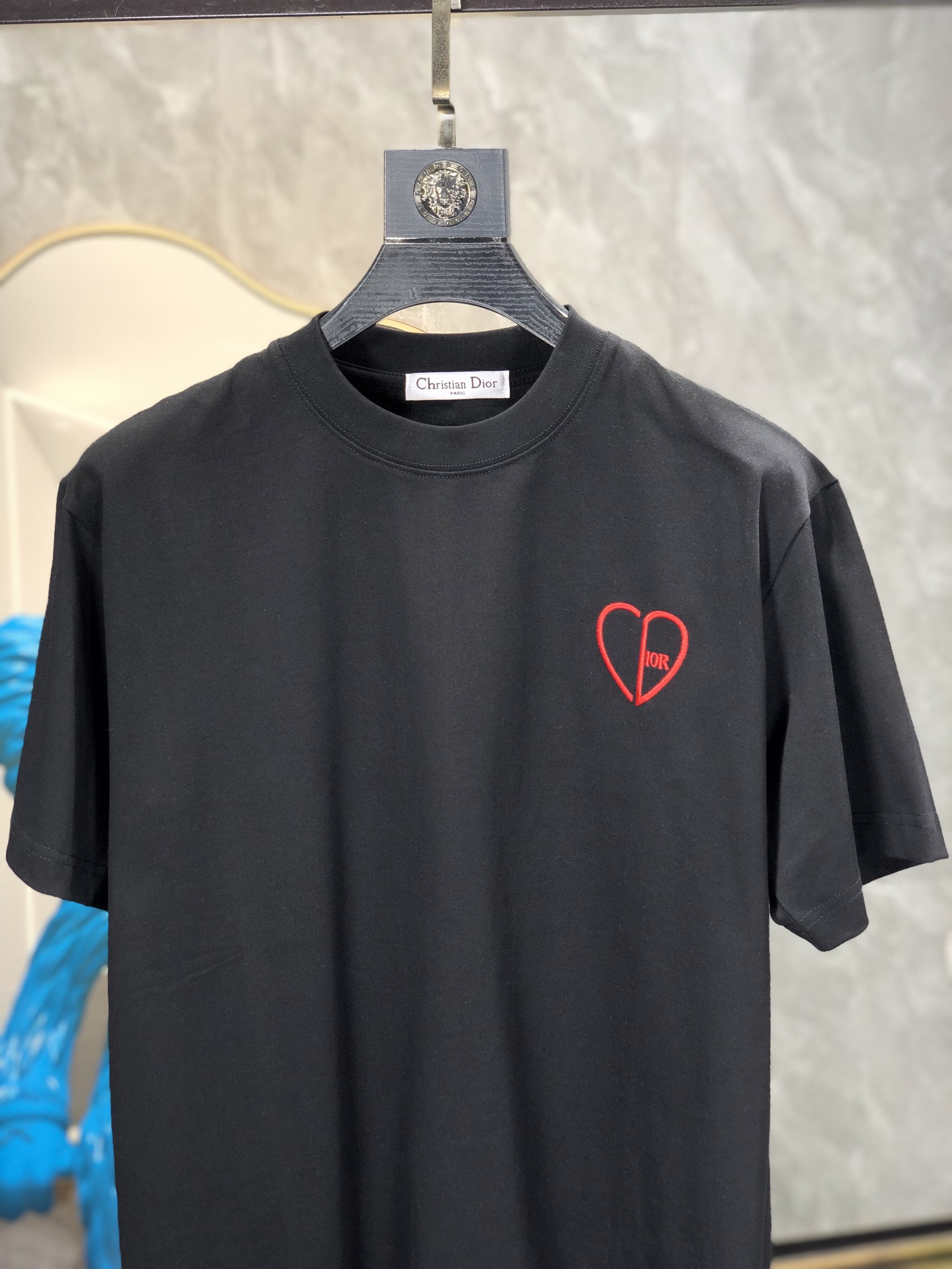 Dior。🉑️穿200斤。2026春夏新品时尚圆领短袖👍高级定制百搭款式！更有实用感 任何人都可以轻松驾