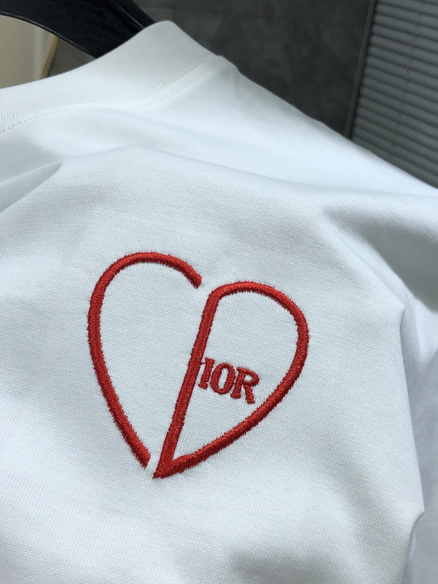 Dior。🉑️穿200斤。2026春夏新品时尚圆领短袖👍高级定制百搭款式！更有实用感 任何人都可以轻松驾