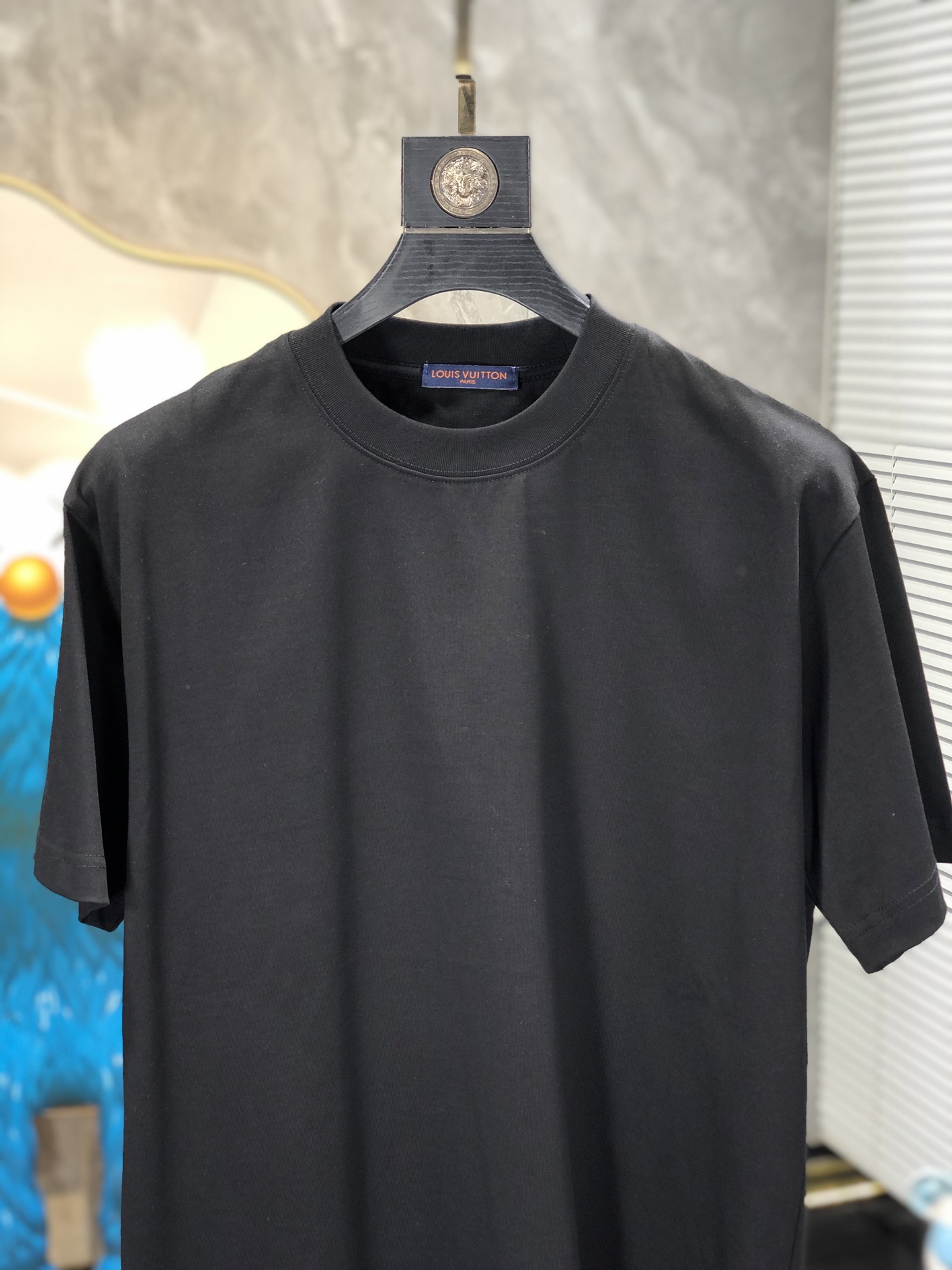 Lv。🉑️穿200斤。2026春夏新品时尚圆领短袖👍高级定制百搭款式！更有实用感 任何人都可以轻松驾驭 