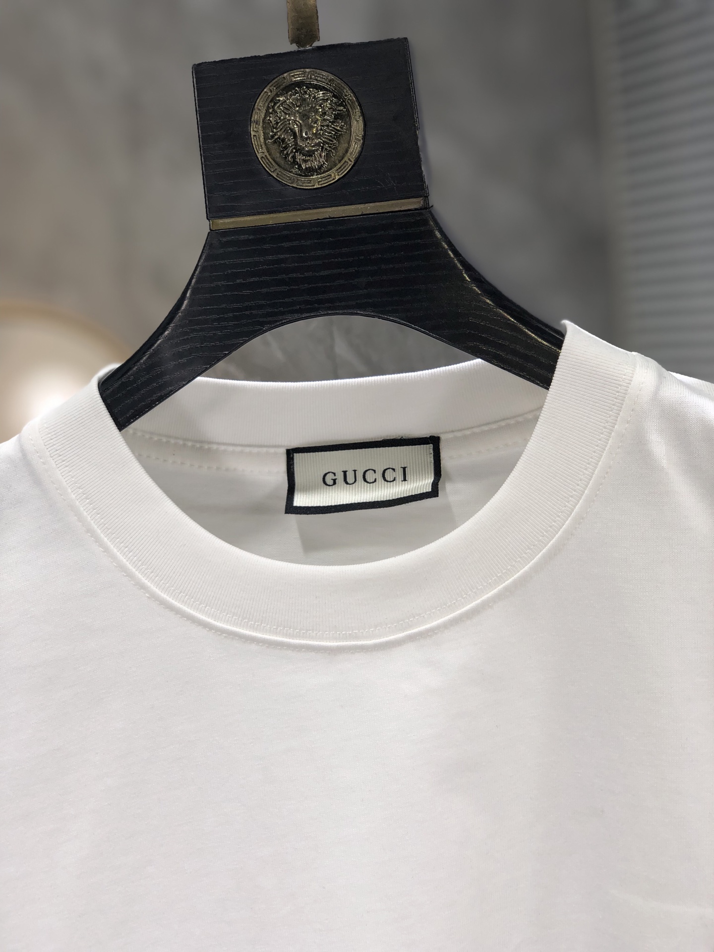 Gucci。🉑️穿200斤。2026春夏新品时尚圆领短袖👍高级定制百搭款式！更有实用感 任何人都可以轻松