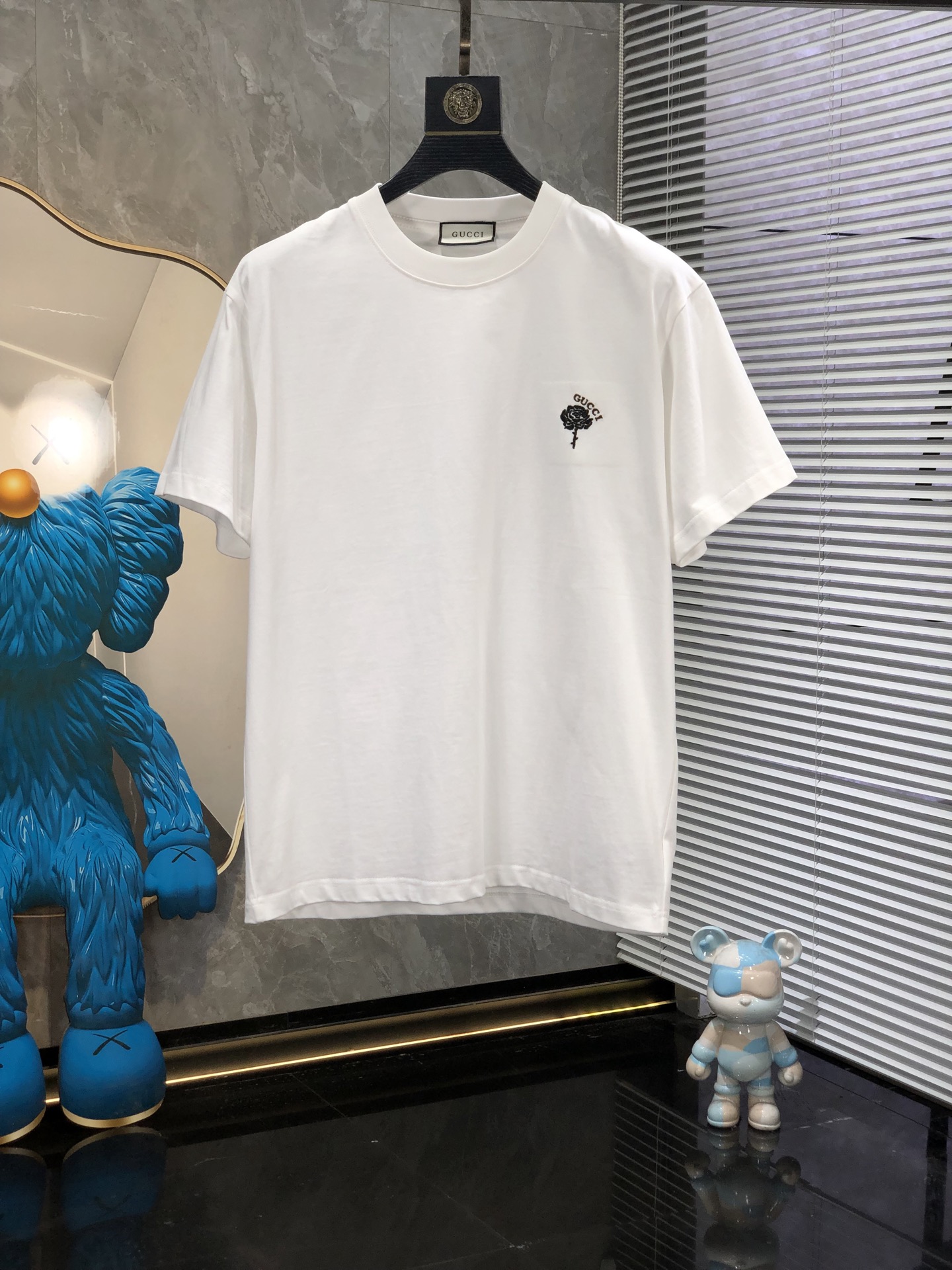 Gucci。🉑️穿200斤。2026春夏新品时尚圆领短袖👍高级定制百搭款式！更有实用感 任何人都可以轻松