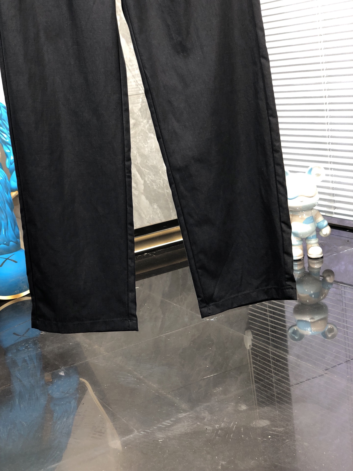 BC。26年春夏专柜新品同步上市。原单订制高品质时尚休闲裤。超级百搭款。独家定制面料，手感细腻柔软，贴身