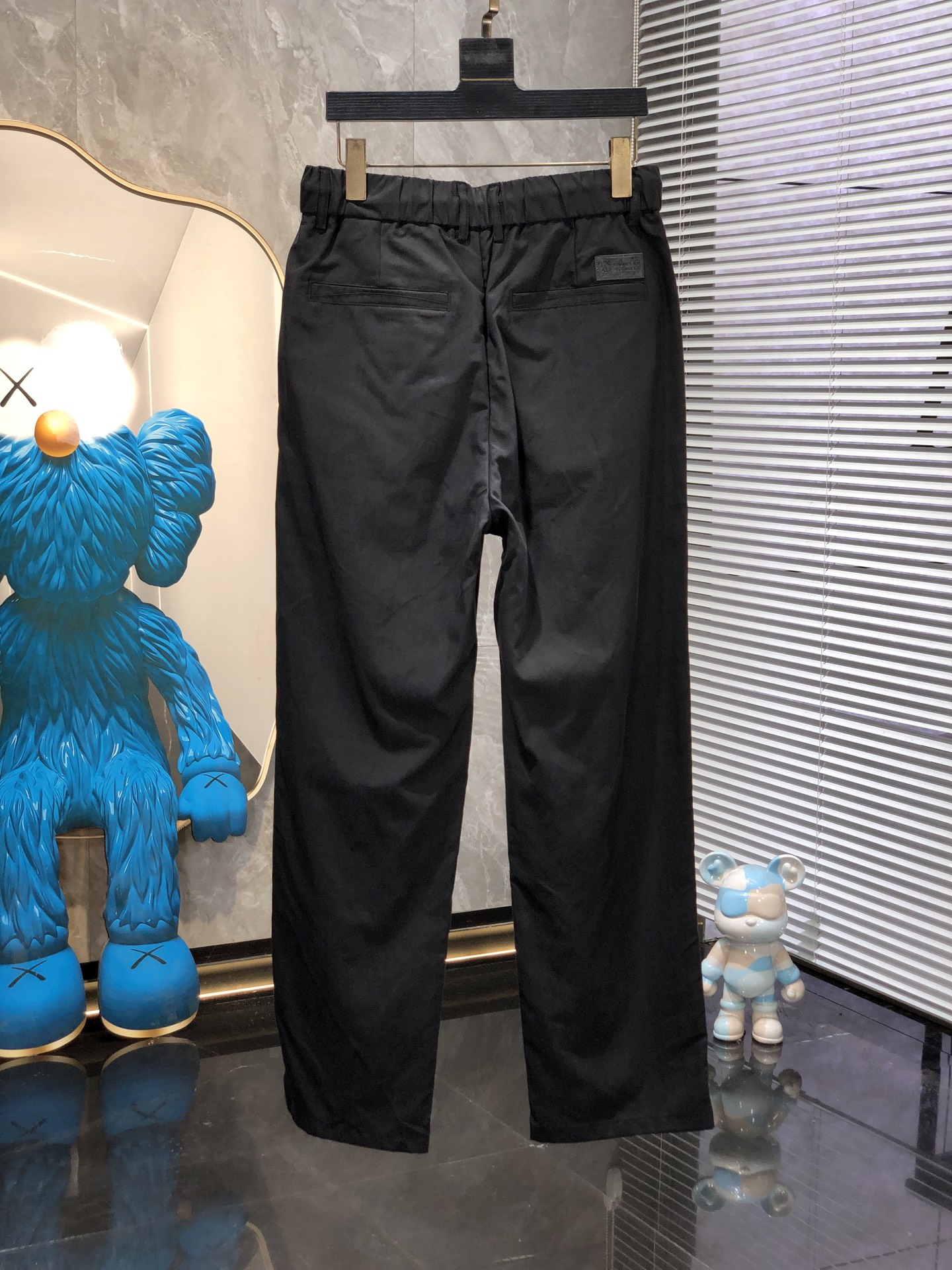 BC。26年春夏专柜新品同步上市。原单订制高品质时尚休闲裤。超级百搭款。独家定制面料，手感细腻柔软，贴身