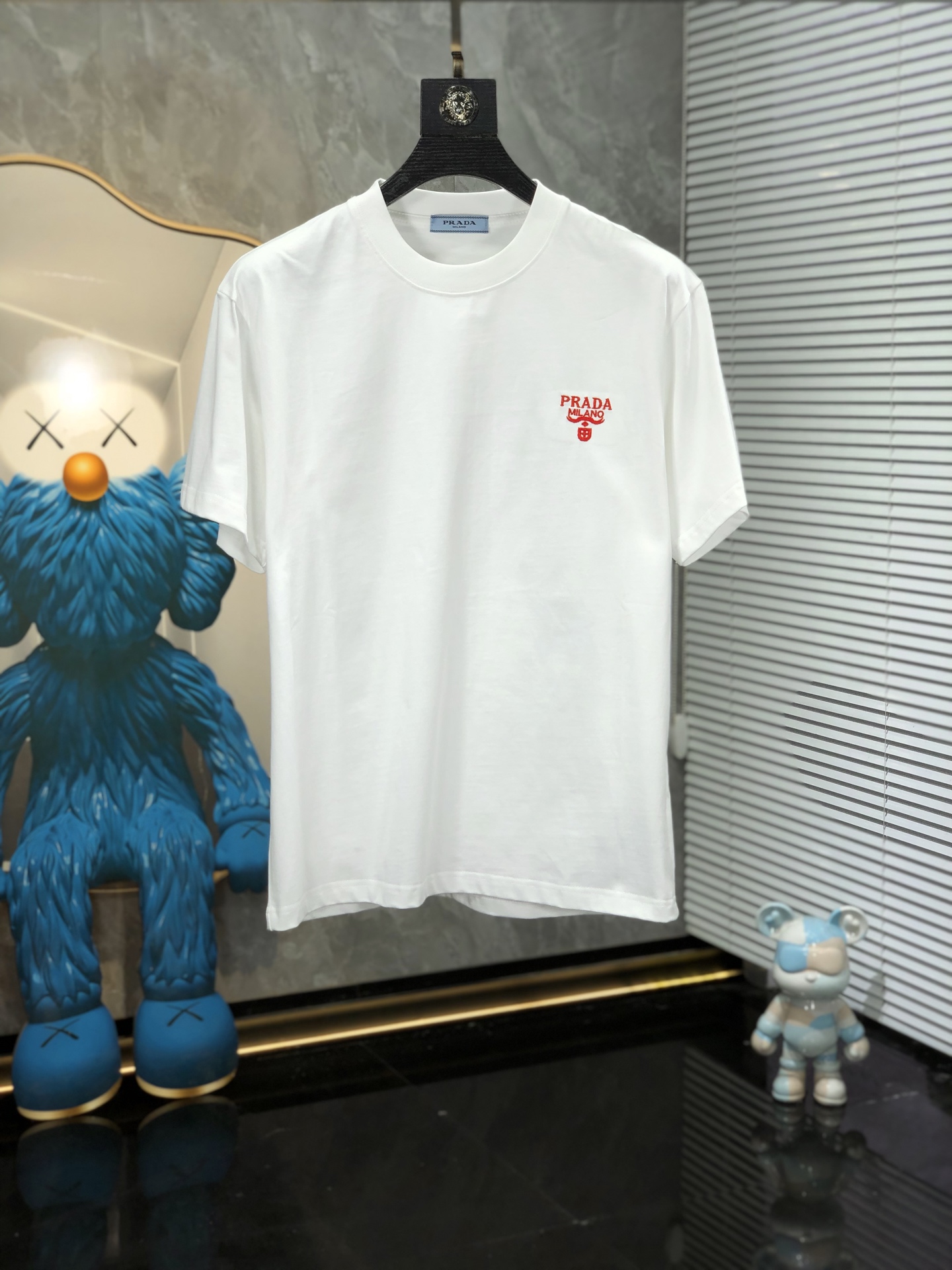 普拉达。🉑️穿200斤。2026春夏新品时尚圆领短袖👍高级定制百搭款式！更有实用感 任何人都可以轻松驾驭