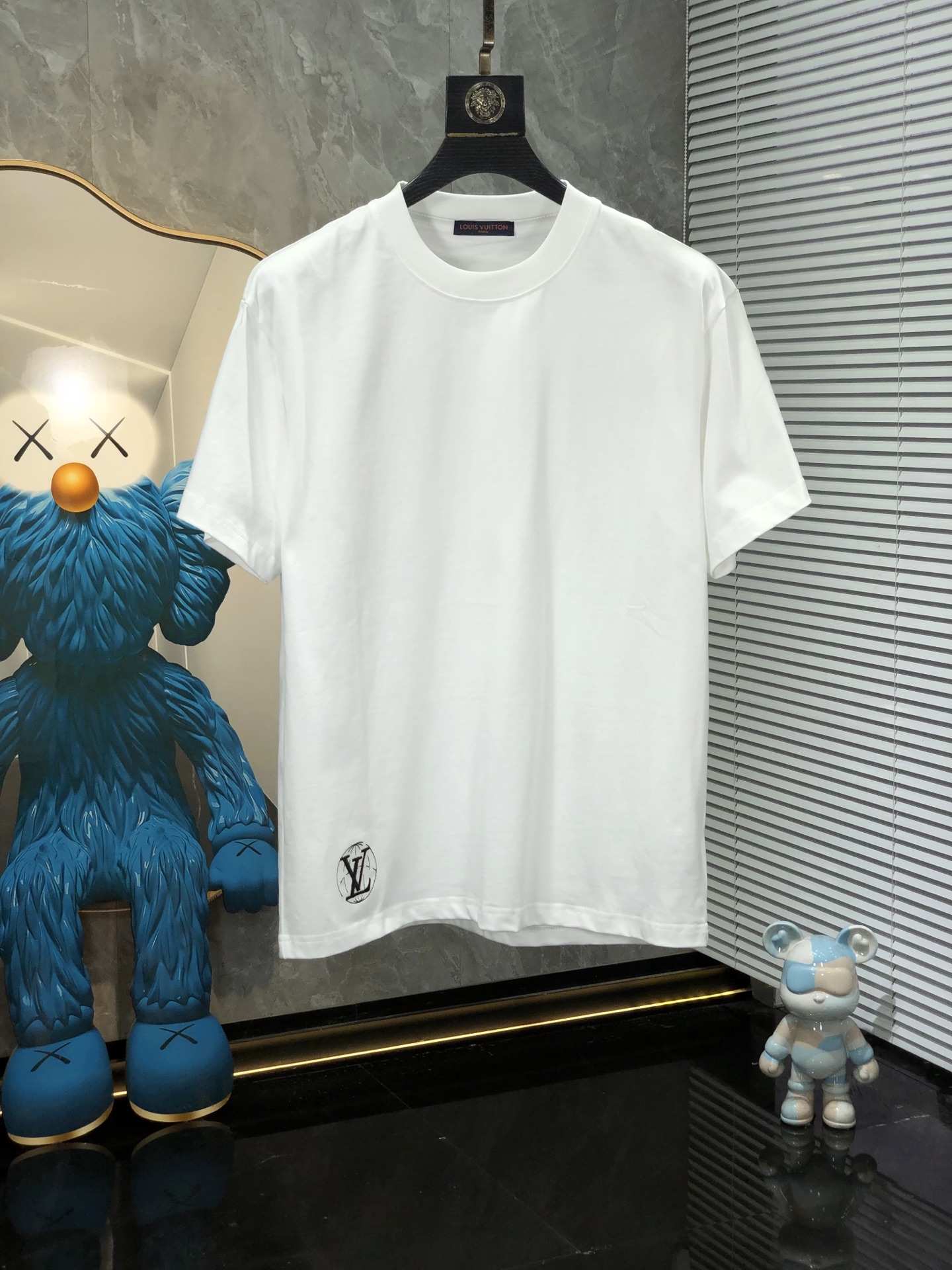 Lv。🉑️穿200斤。2026春夏新品时尚圆领短袖👍高级定制百搭款式！更有实用感 任何人都可以轻松驾驭 