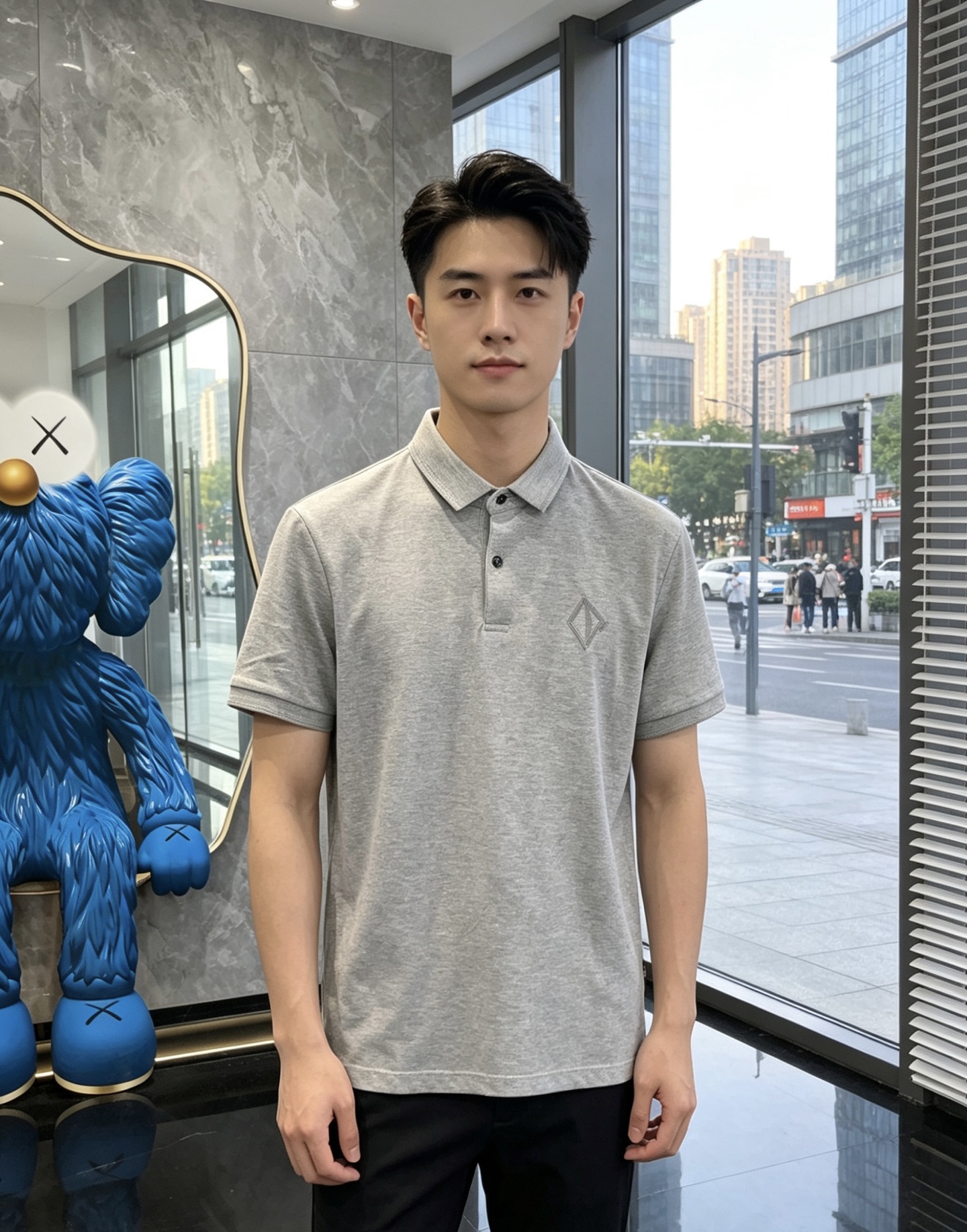 Dior 26春夏新款男士标识Polo衫，延续经典老钱枫休闲翻领POLO恤.该款Polo衫采用原版专柜面