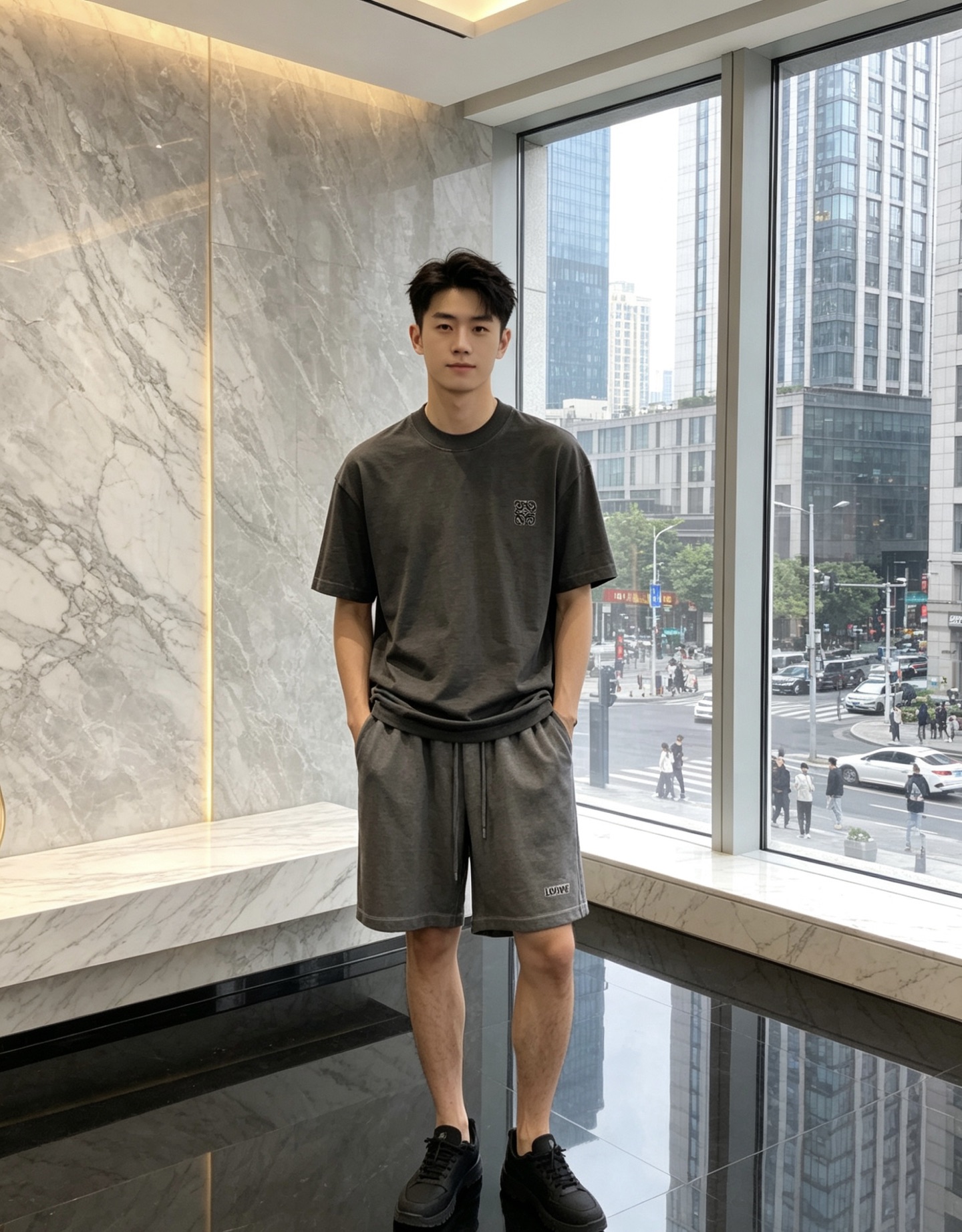 罗意威。2026春夏新品时尚圆领短袖套装。👍高级定制百搭款式！更有实用感 任何人都可以轻松驾驭 采用纯棉