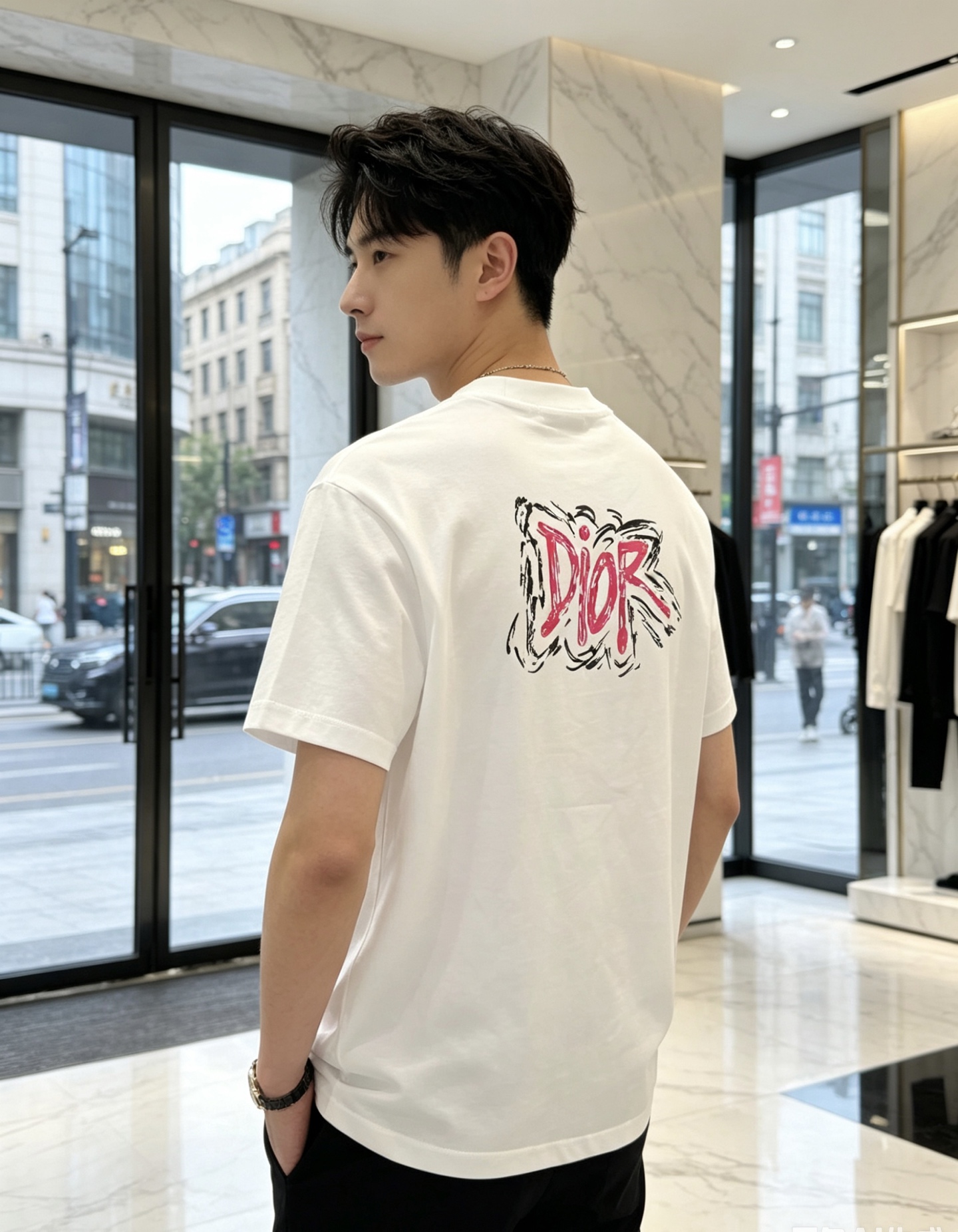 Dior。🉑️穿200斤。2026春夏新品时尚圆领短袖👍高级定制百搭款式！更有实用感 任何人都可以轻松驾