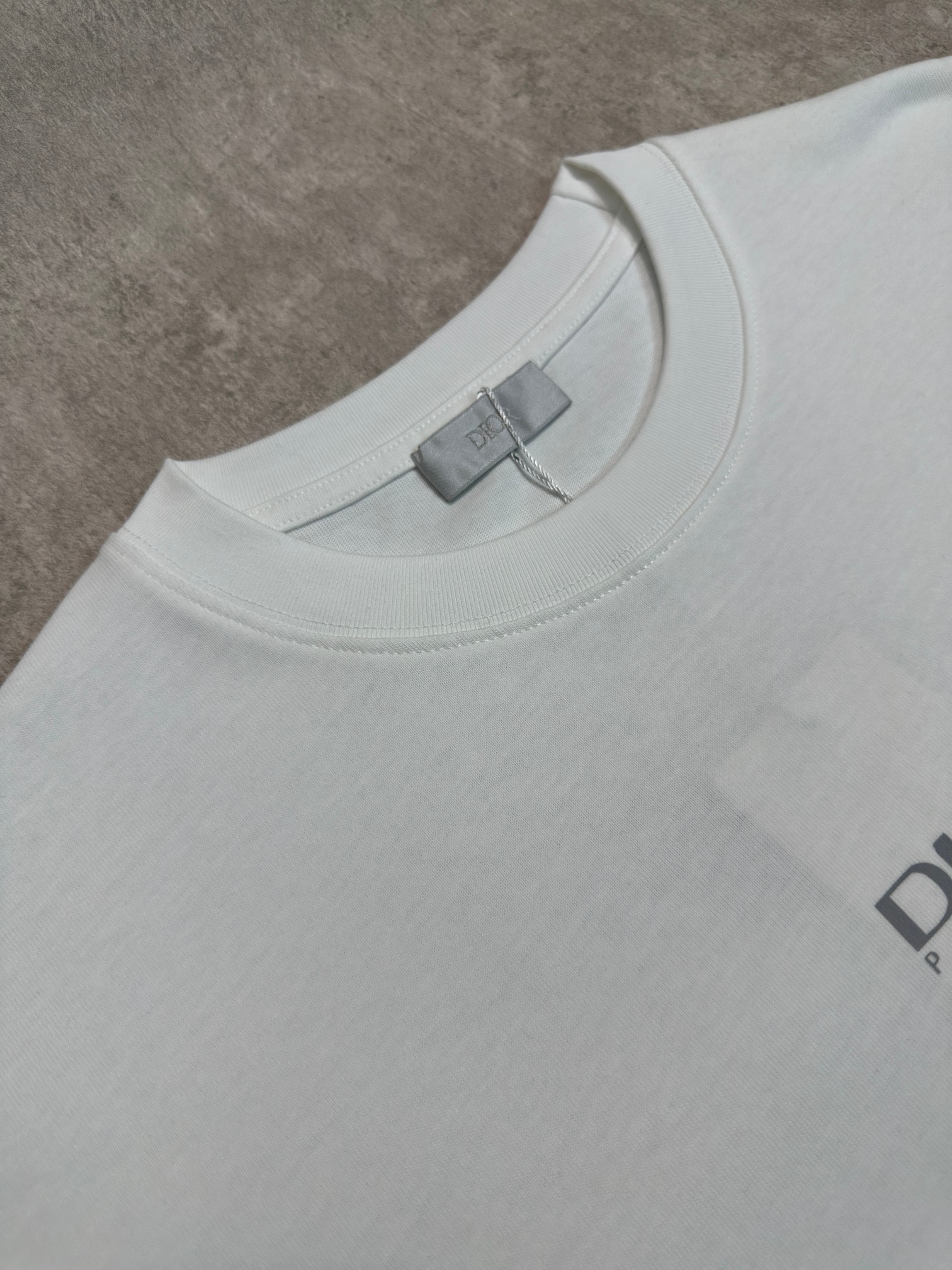 Dior 款式：DIOR迪奥反光印花三角图标圆领短袖 T恤