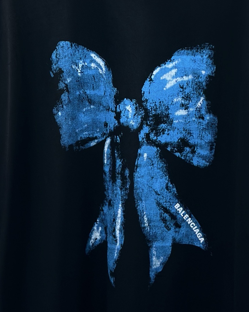 Balenciaga 款式：Balenciaga 巴黎世家蓝色裂痕蝴蝶印花圆领短袖T恤