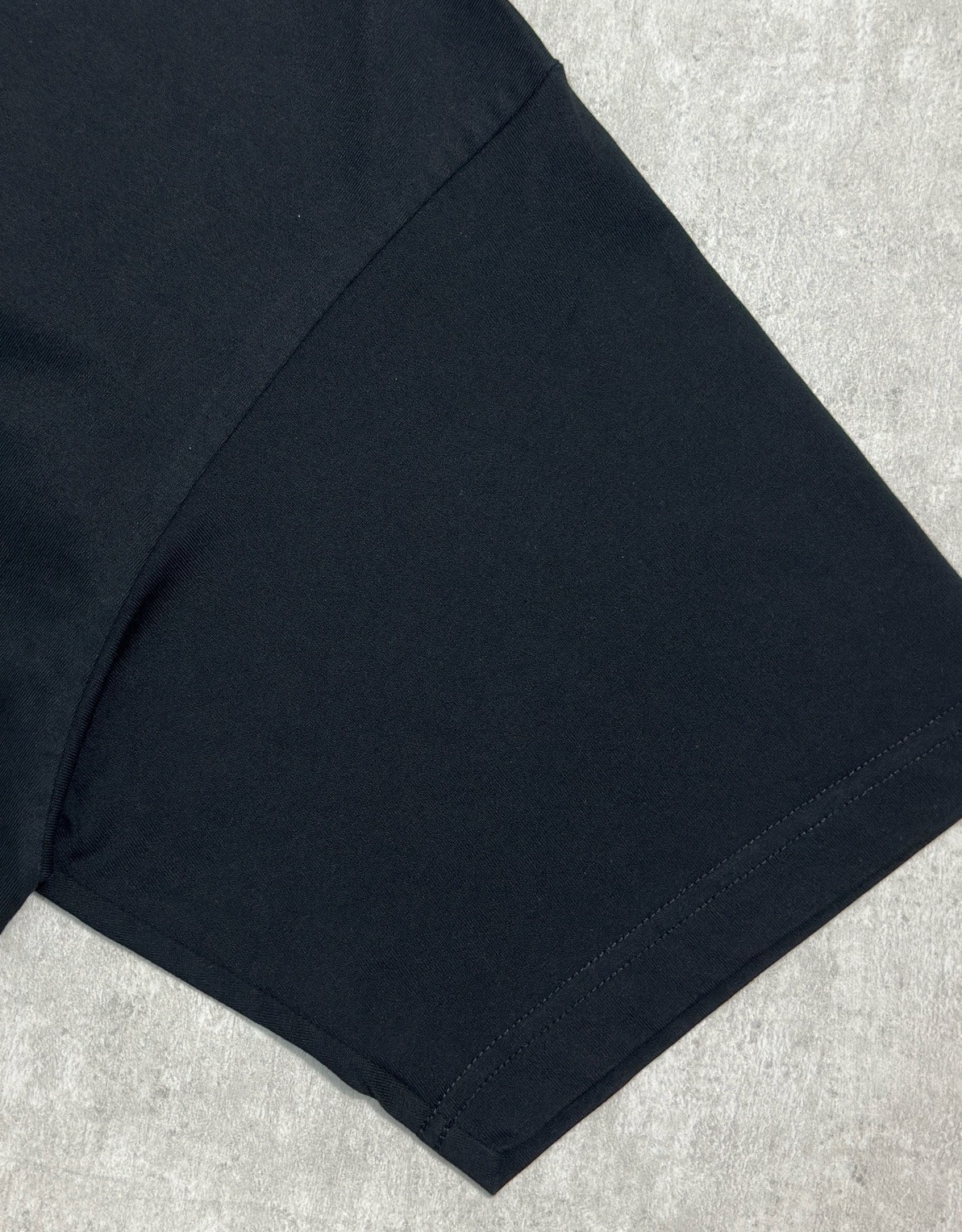 Balenciaga 款式：Balenciaga 巴黎世家 字母刺绣图案圆领短袖T恤