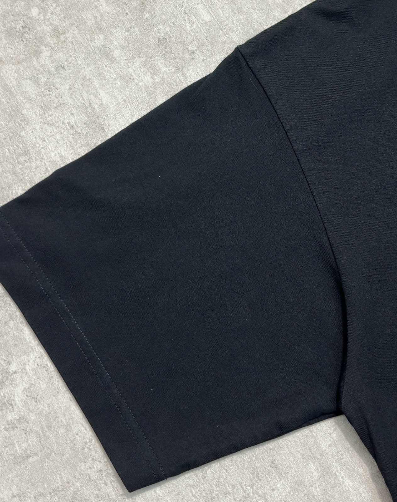 Balenciaga 款式：Balenciaga 巴黎世家 字母刺绣图案圆领短袖T恤