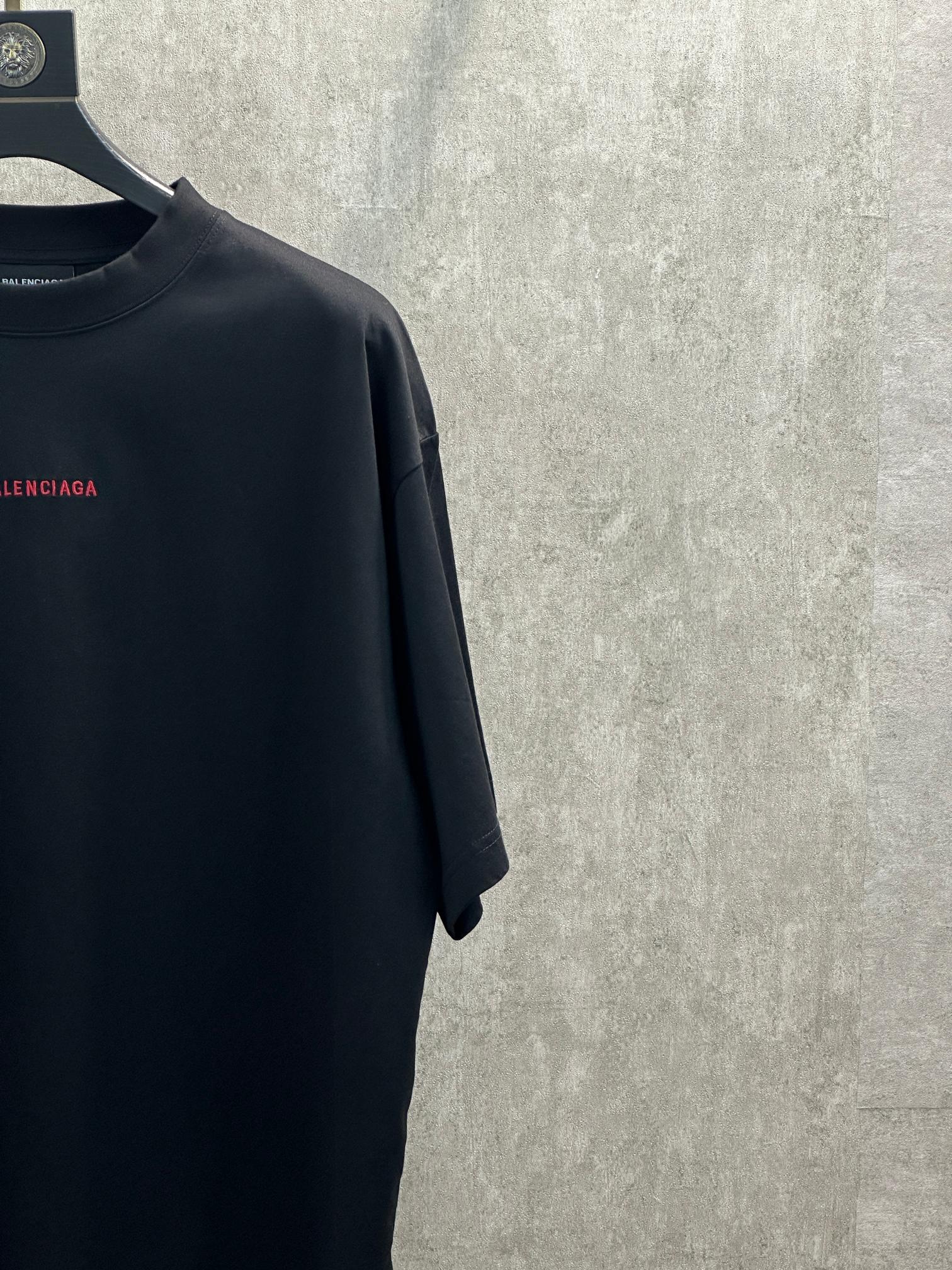 Balenciaga 款式：Balenciaga 巴黎世家 字母刺绣图案圆领短袖T恤