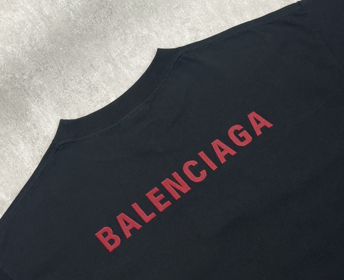 Balenciaga 款式：Balenciaga 巴黎世家 字母刺绣图案圆领短袖T恤
