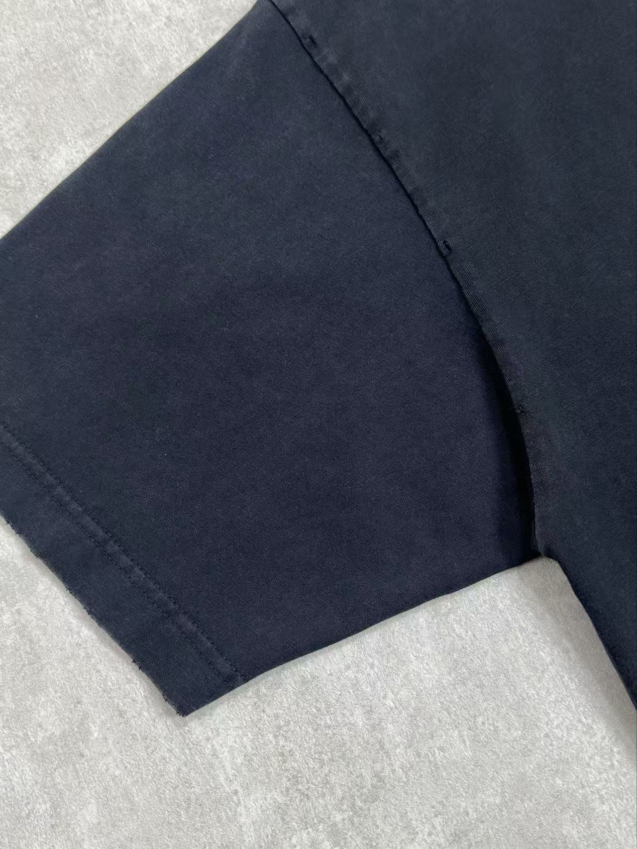 Balenciaga 款式：Balenciaga 巴黎世家 字母白底胶印圆领短袖T恤