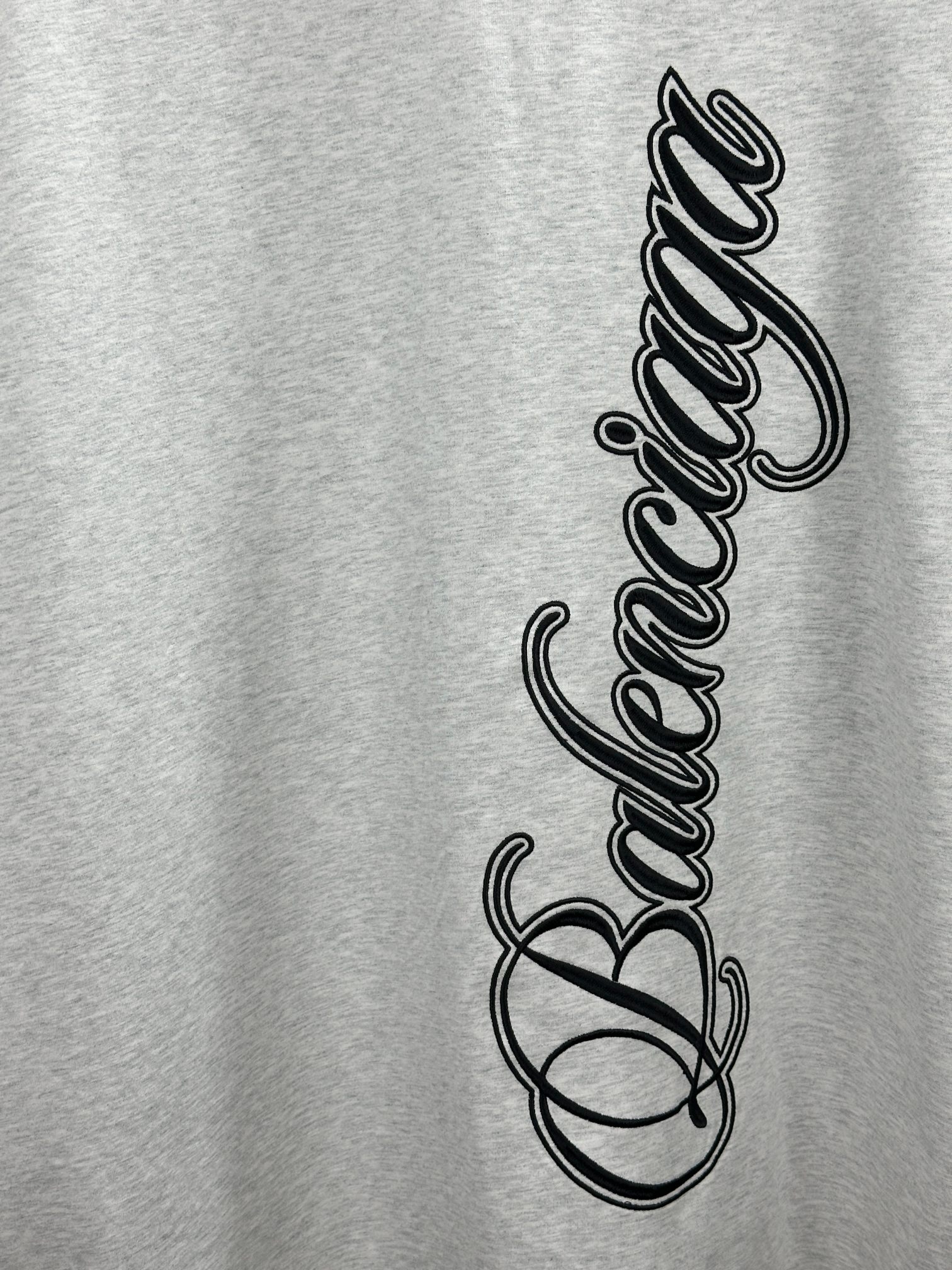 Balenciaga 款式：Balenciaga 巴黎世家 大字母刺绣圆领短袖T恤
