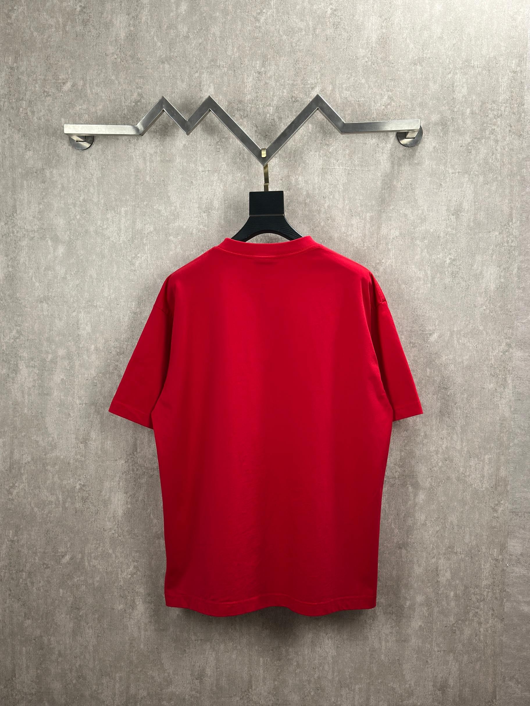 Balenciaga 款式：Balenciaga 巴黎世家 大字母刺绣圆领短袖T恤