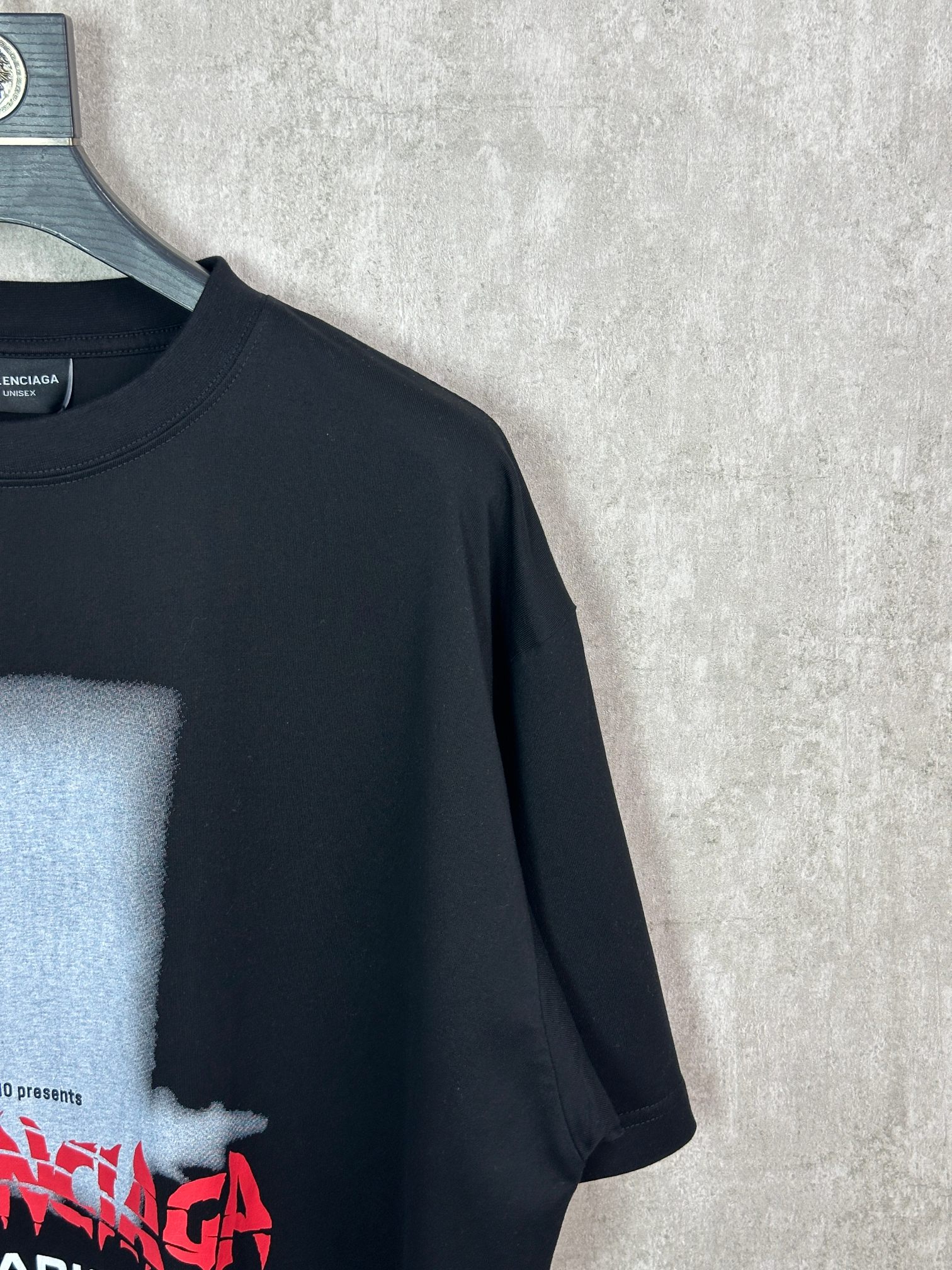 Balenciaga 款式:Balenciaga巴黎世家2026新款断裂字母印花 短袖T恤