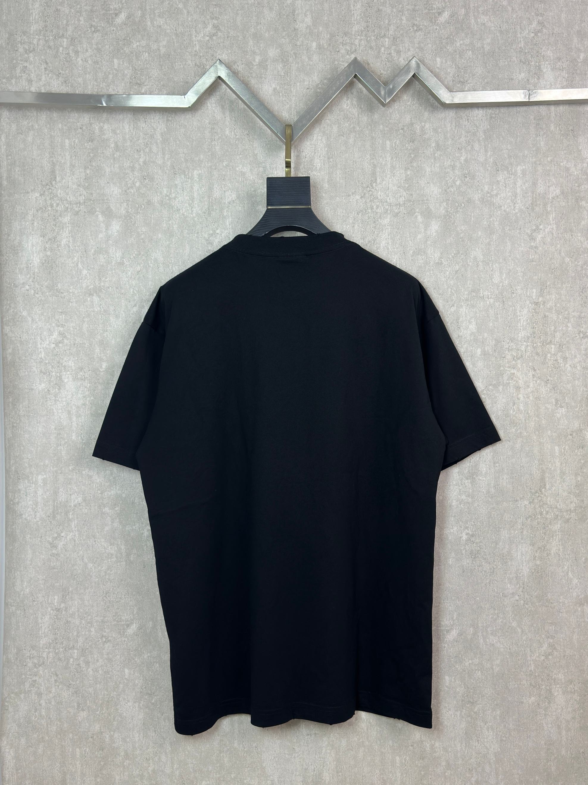 Balenciaga 款式:Balenciaga巴黎世家2026新款暗黑系列立体人物印花 短袖T恤