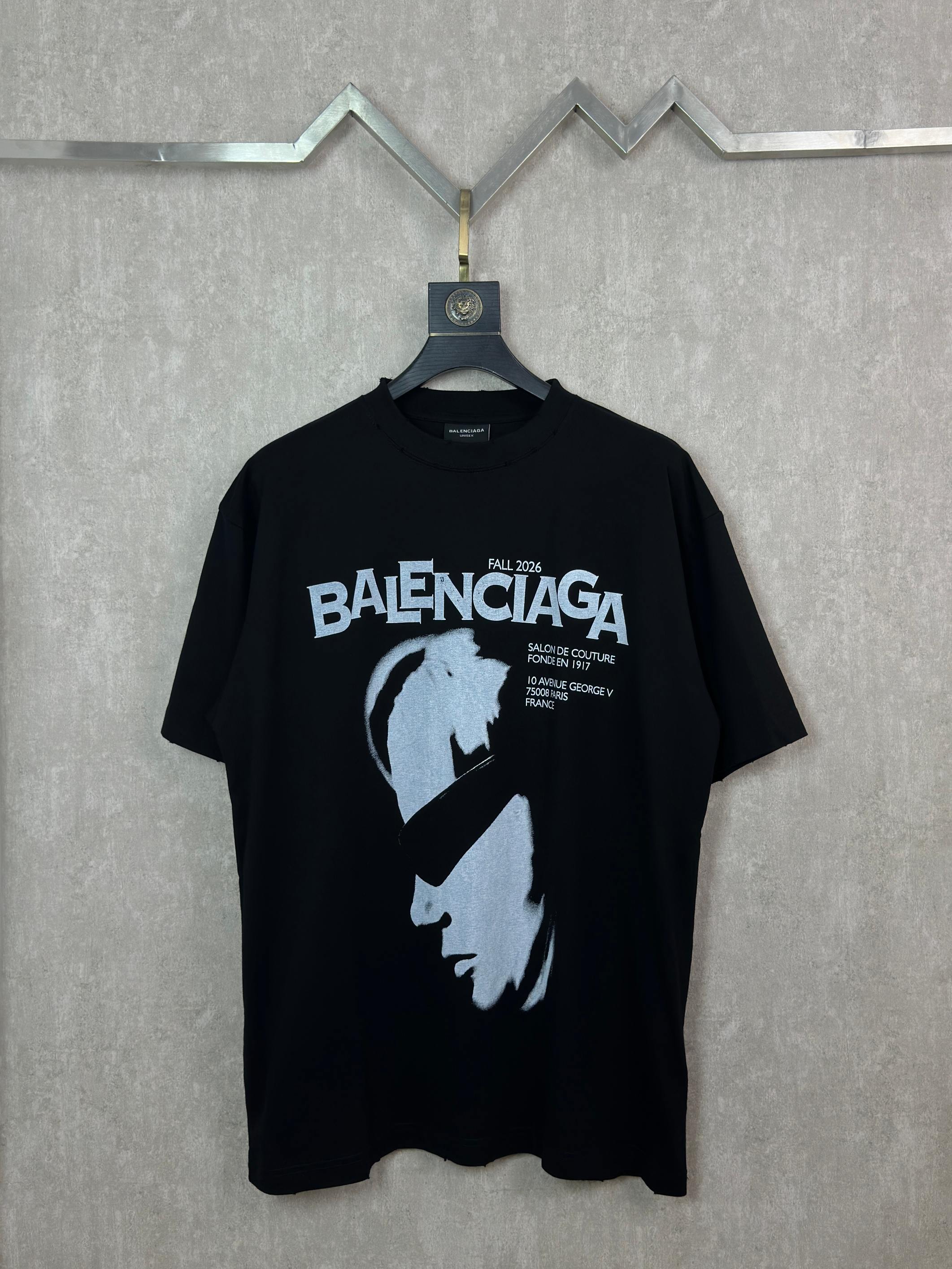 Balenciaga 款式:Balenciaga巴黎世家2026新款暗黑系列立体人物印花 短袖T恤