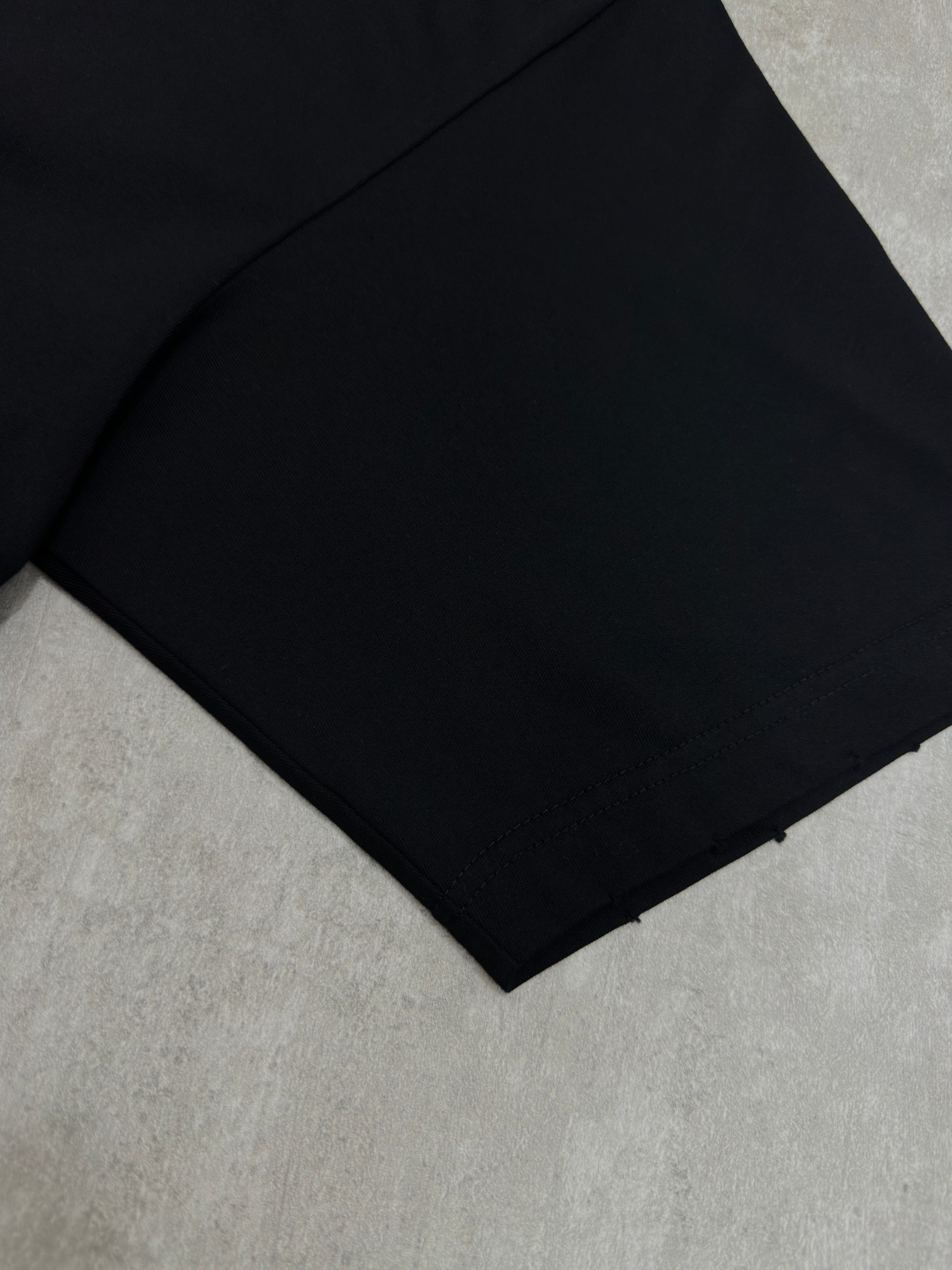 Balenciaga 款式:Balenciaga巴黎世家2026新款暗黑系列立体人物印花 短袖T恤