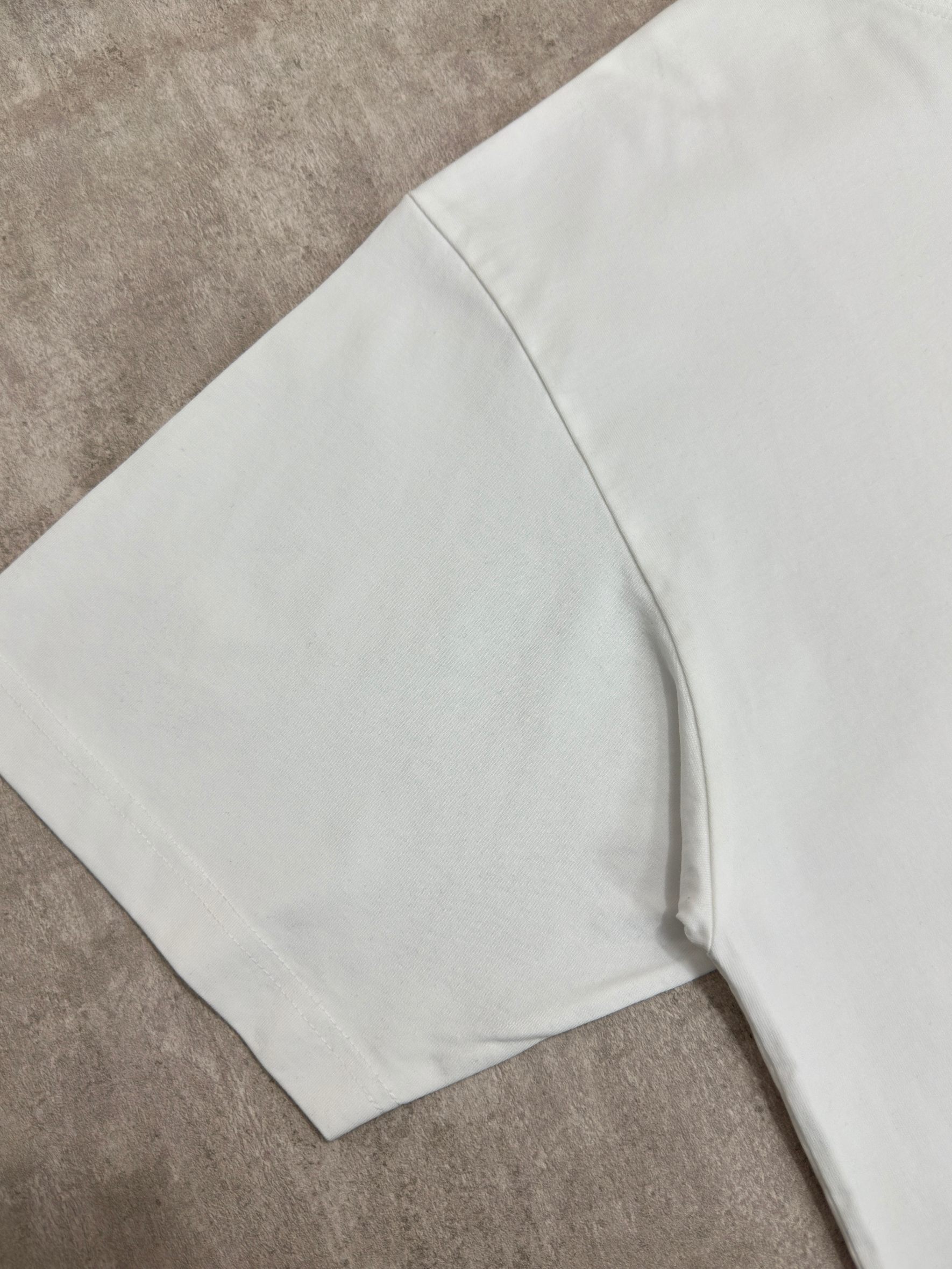 Balenciaga 款式:Balenciaga巴黎世家2026新款哥特字体印花 短袖T恤
