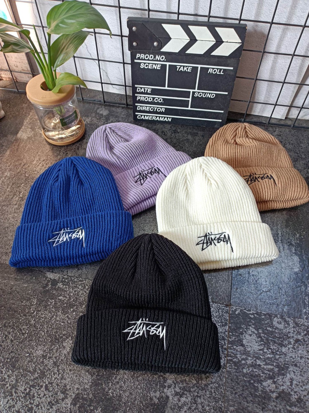 💰50
 斯图西/stussy 刺绣大标 5色 冷帽/毛线帽
颜色:黑色/白色/蓝色/卡其/紫色
秋冬款 男女情侣款 各路明星网红同款 
帽身正前方大标logo 辨识度极高
采用高密度针织面料 保暖舒适透气
潮流百搭 时尚运动 海外版新款
