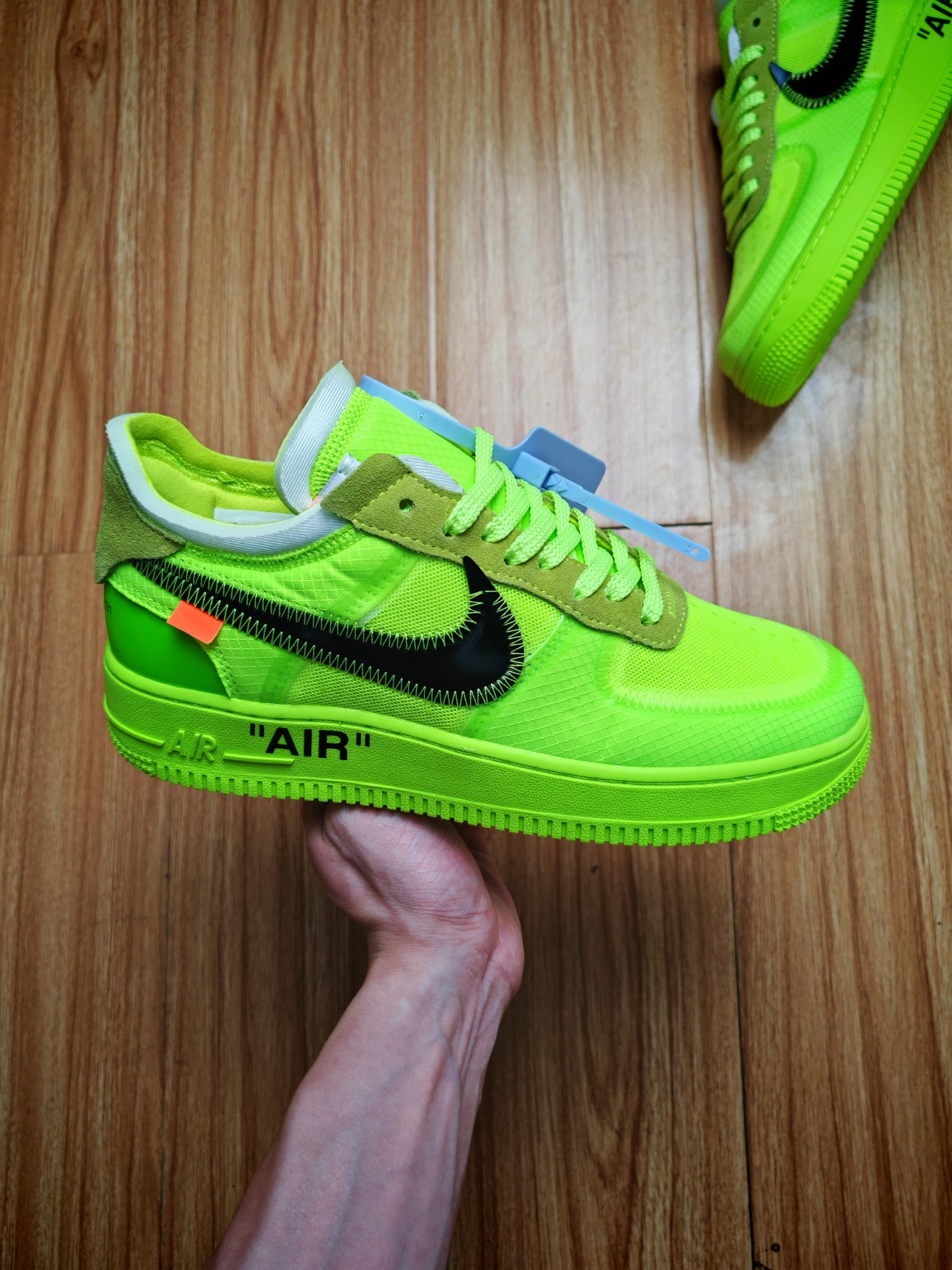 福利特惠
💰99 合作私
Nike Air Force 1 '07 Low 
 原楦头原纸板 打造纯正空军版型 #专注外贸渠道 全掌内置蜂窝气垫 #原盒配件 原厂中底钢印、拉帮完美 官方同步上架
Size 36 36.5 37.5 38 38.5 39 40 40.5 41 42 42.5 43 44 44.5 45