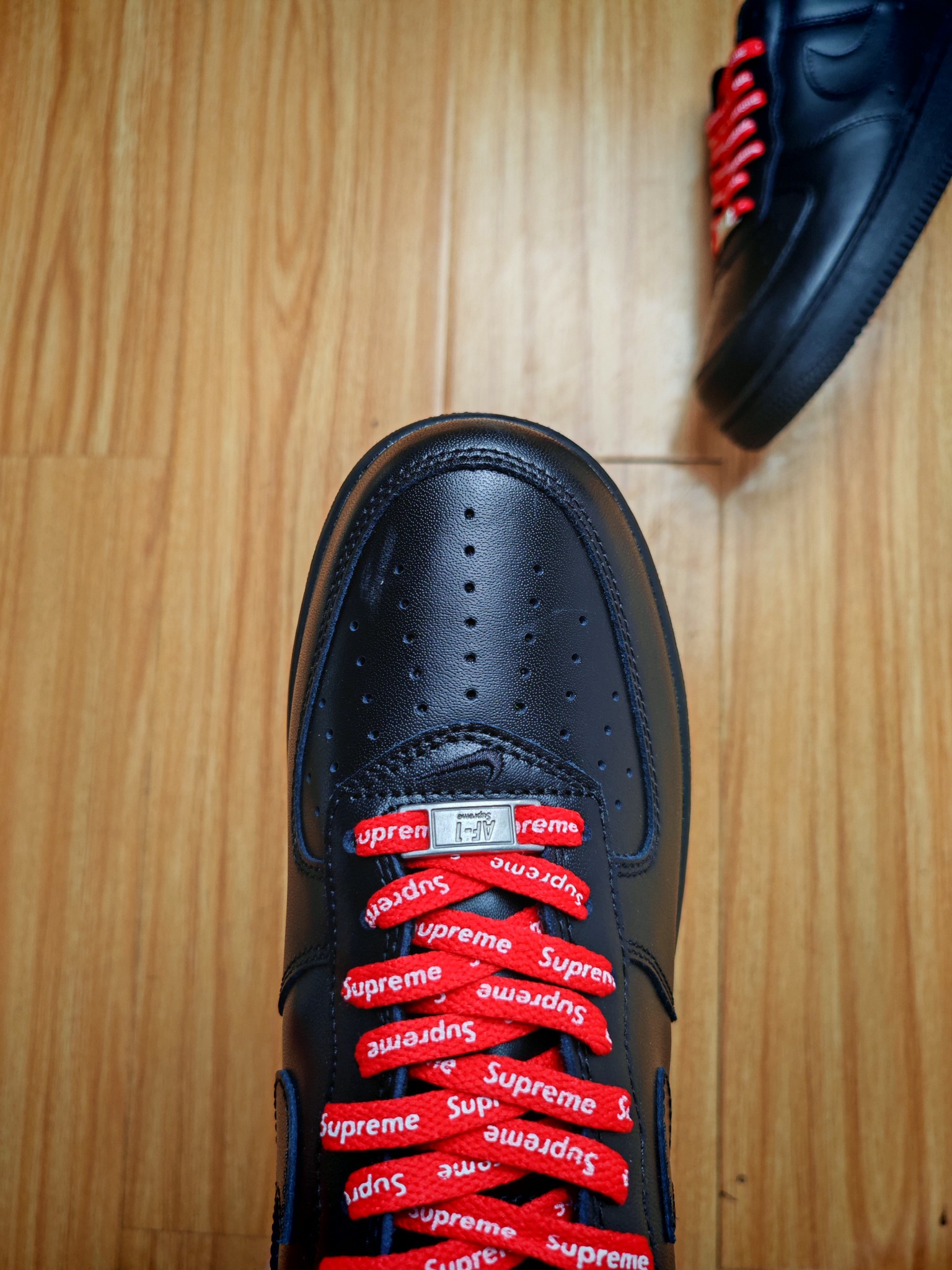 福利特惠
💰99 合作私
Nike Air Force 1 '07 Low 
 原楦头原纸板 打造纯正空军版型 #专注外贸渠道 全掌内置蜂窝气垫 #原盒配件 原厂中底钢印、拉帮完美 官方同步上架
Size 36 36.5 37.5 38 38.5 39 40 40.5 41 42 42.5 43 44 44.5 45