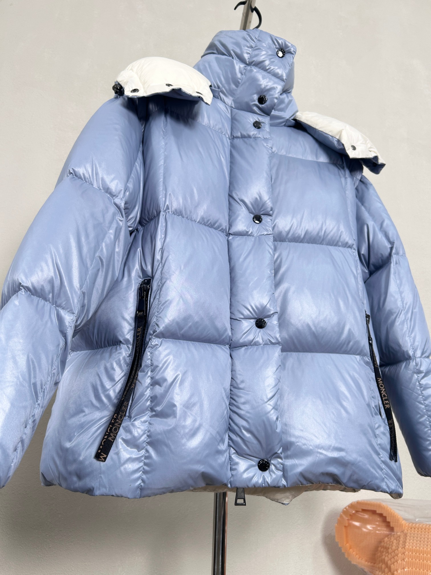 Пуховик Moncler